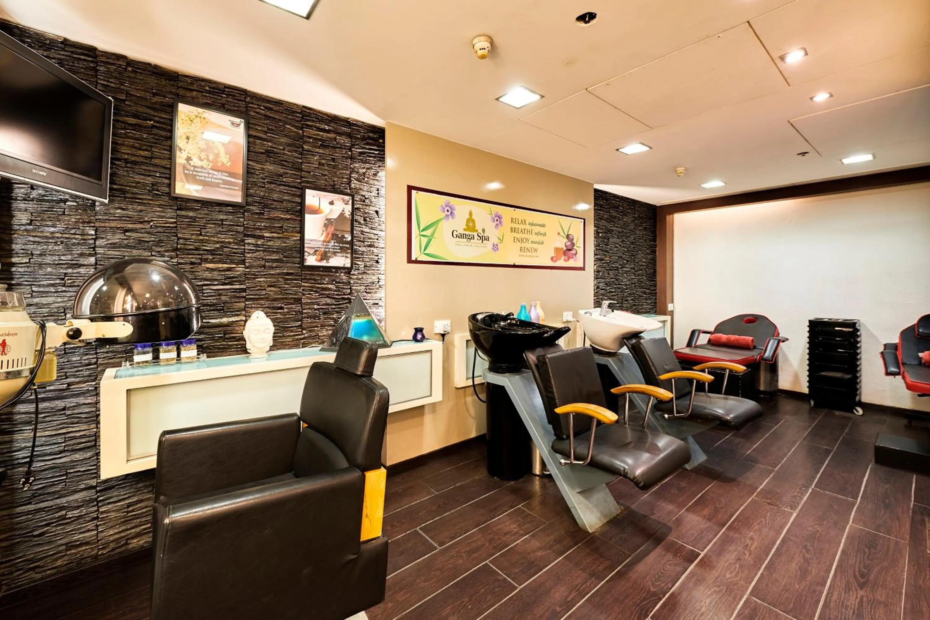 Spa and wellness centre/facilities in The Ummed Ahmedabad Airport