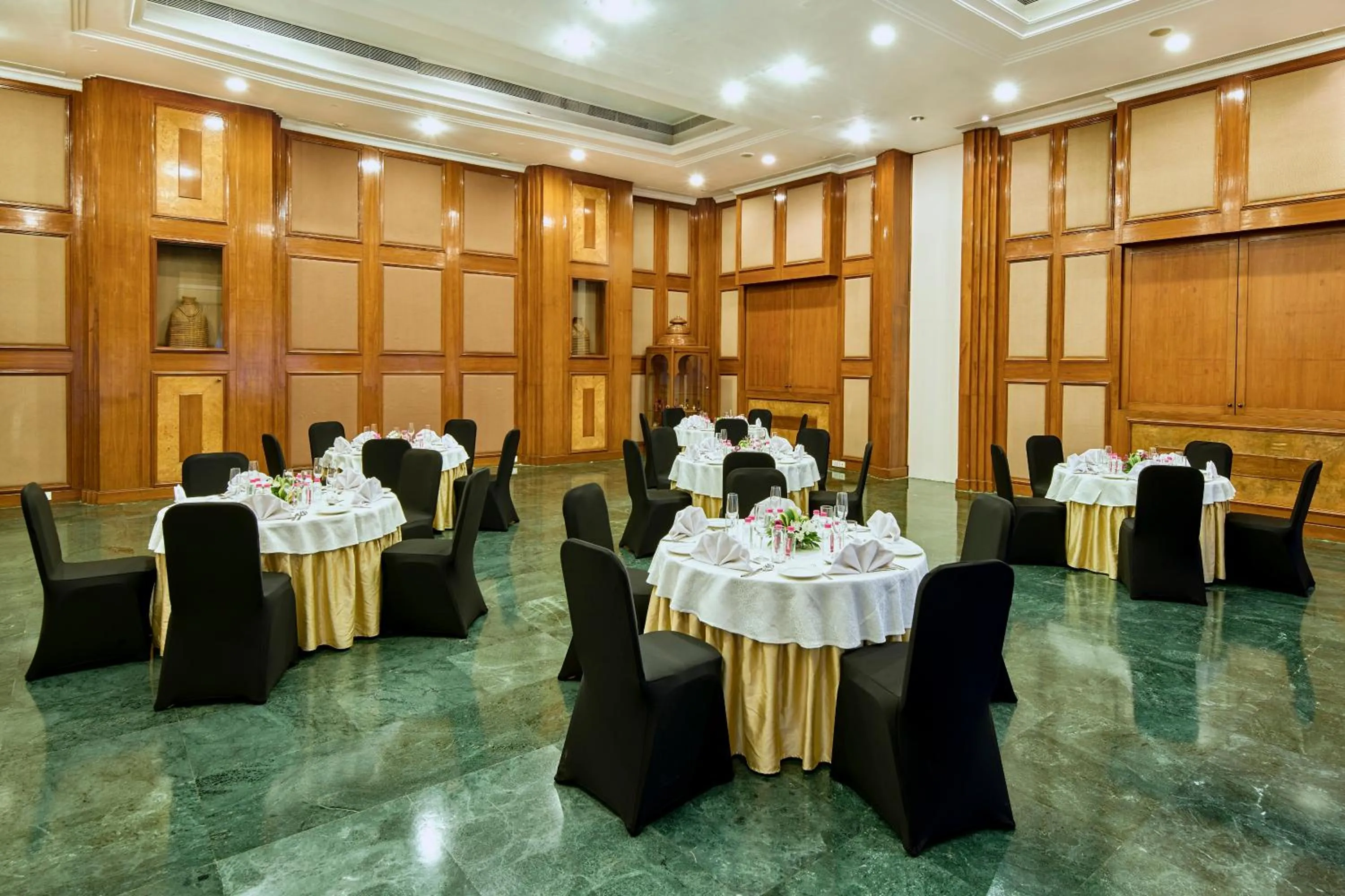 Banquet/Function facilities in The Ummed Ahmedabad Airport