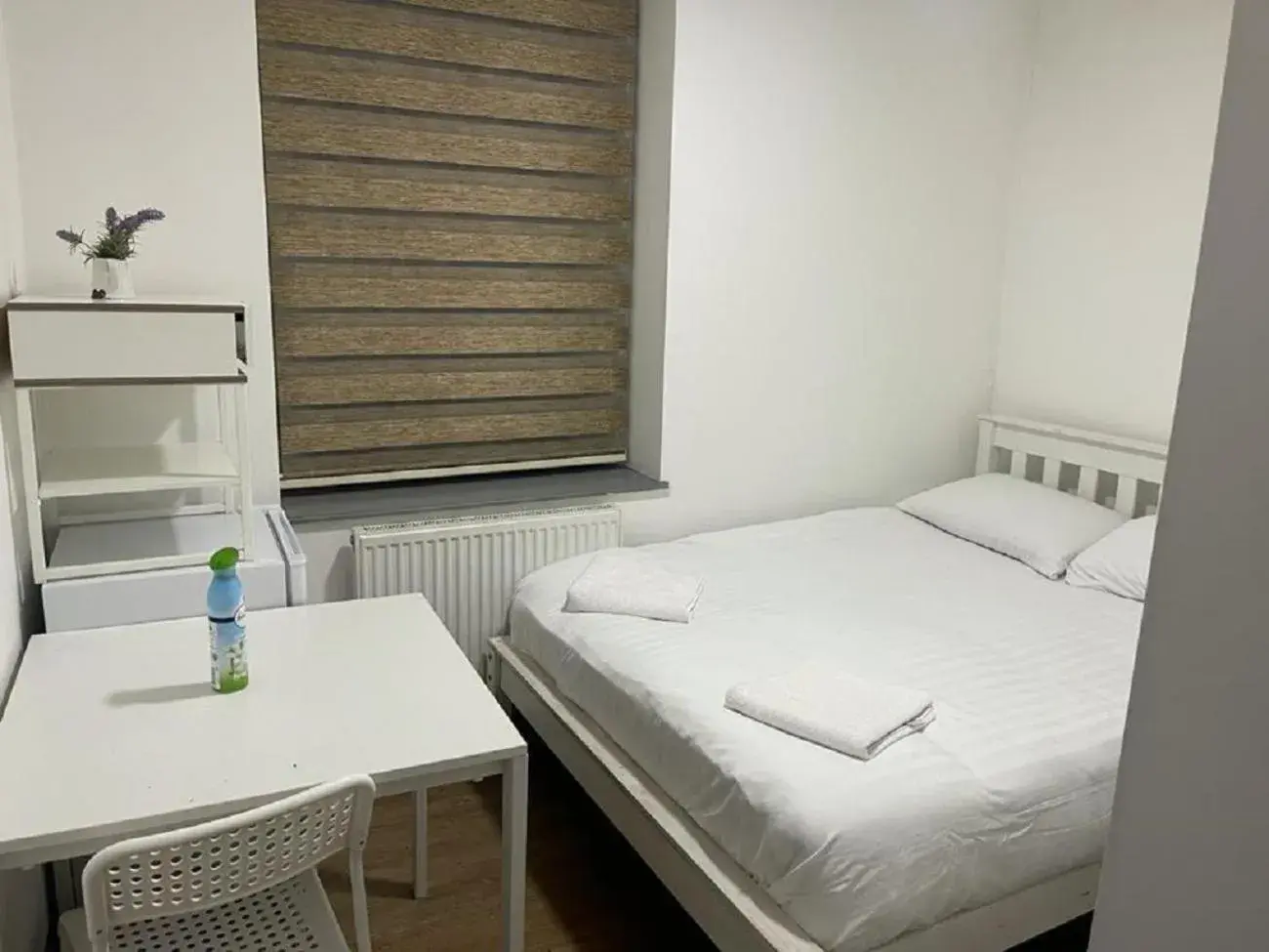 Budget Double Room in London Suite Budget Double Room in London Suite