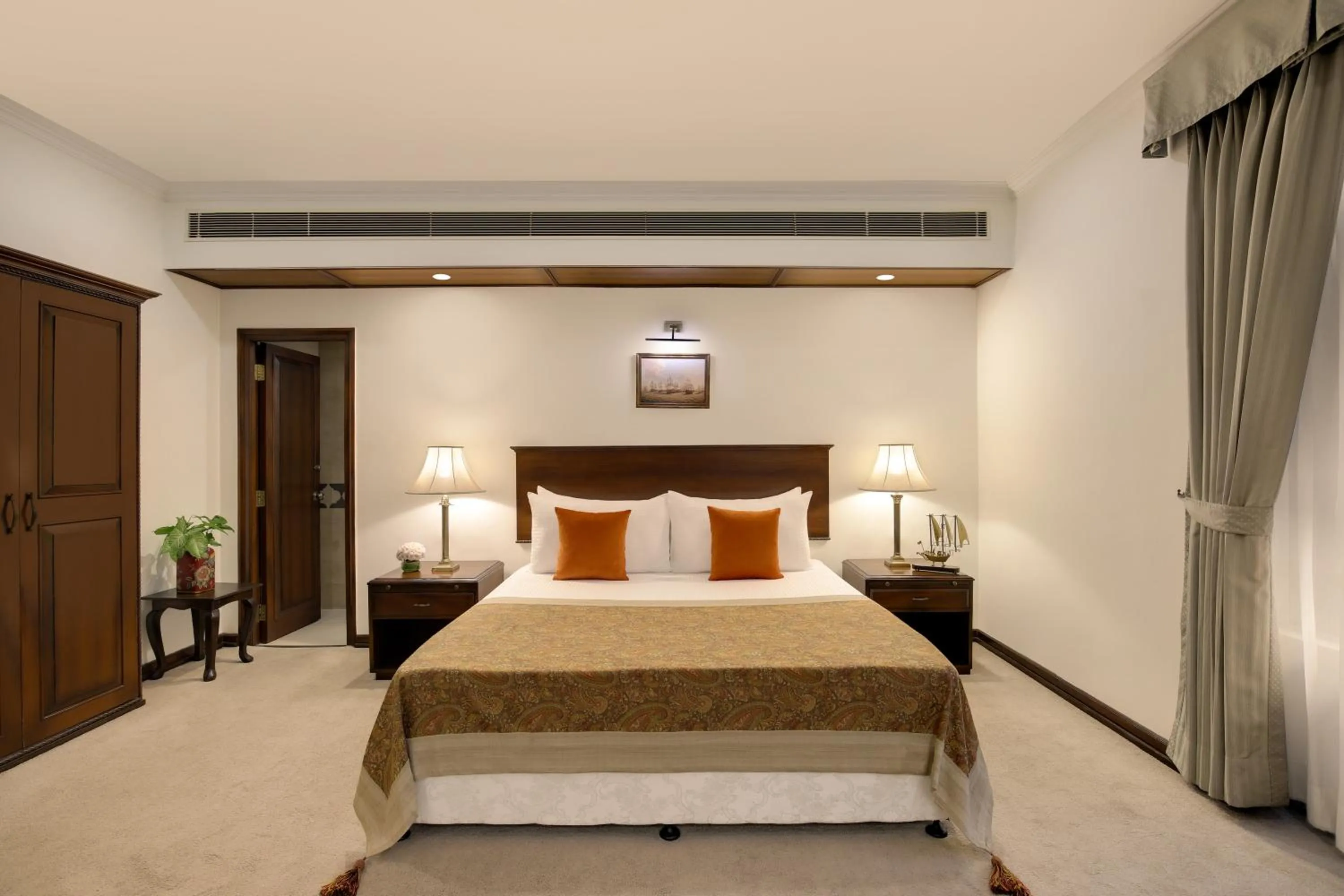 Bed in Ambassador, New Delhi - IHCL SeleQtions