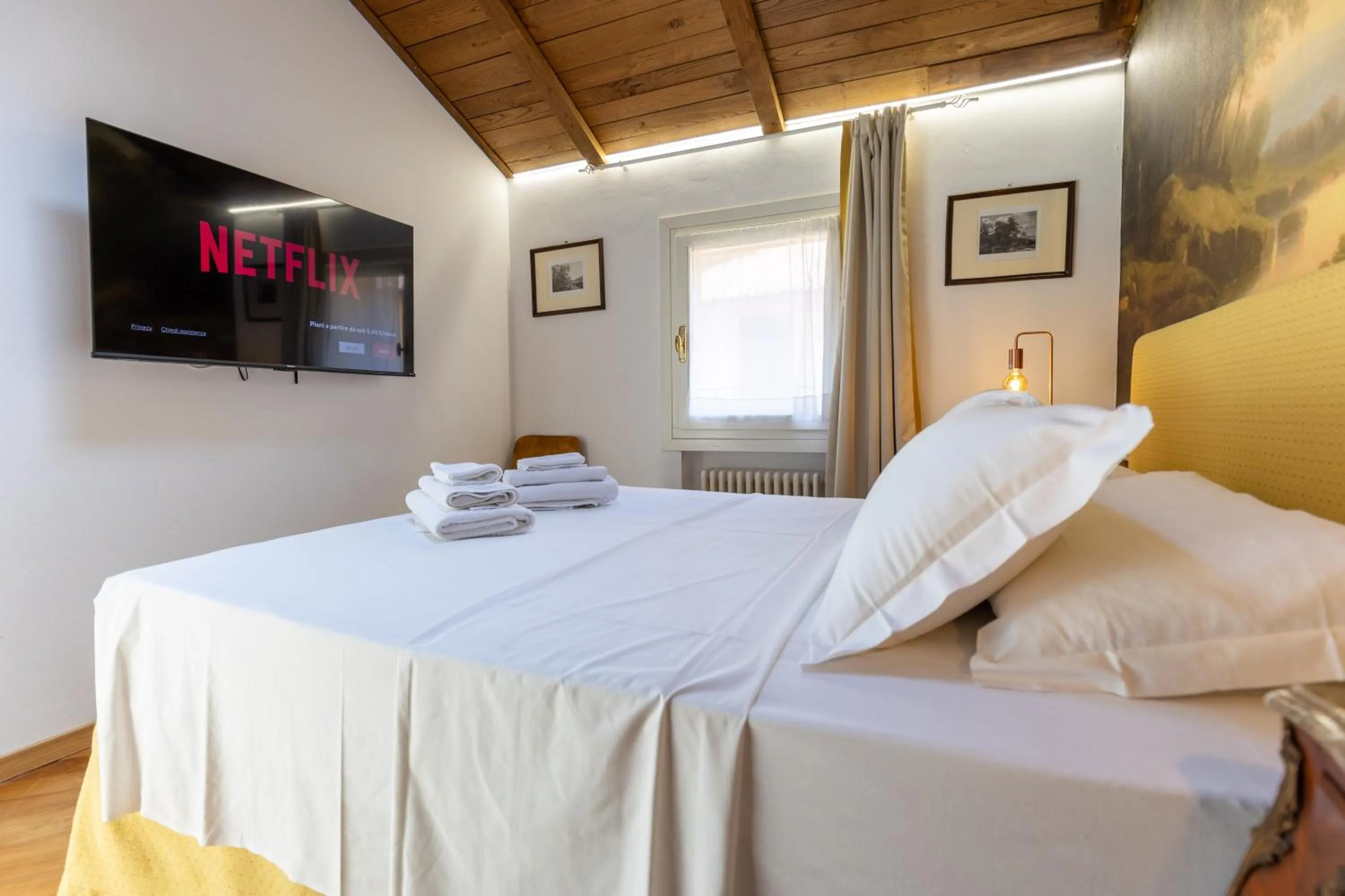 Bed in BolognaRoomscom - Frassinago Deluxe