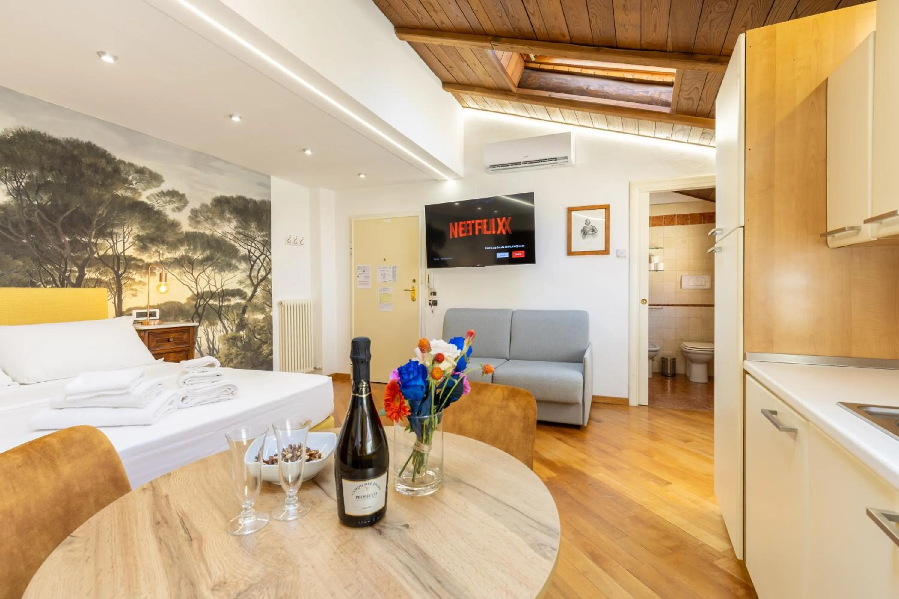 Bed in BolognaRoomscom - Frassinago Deluxe