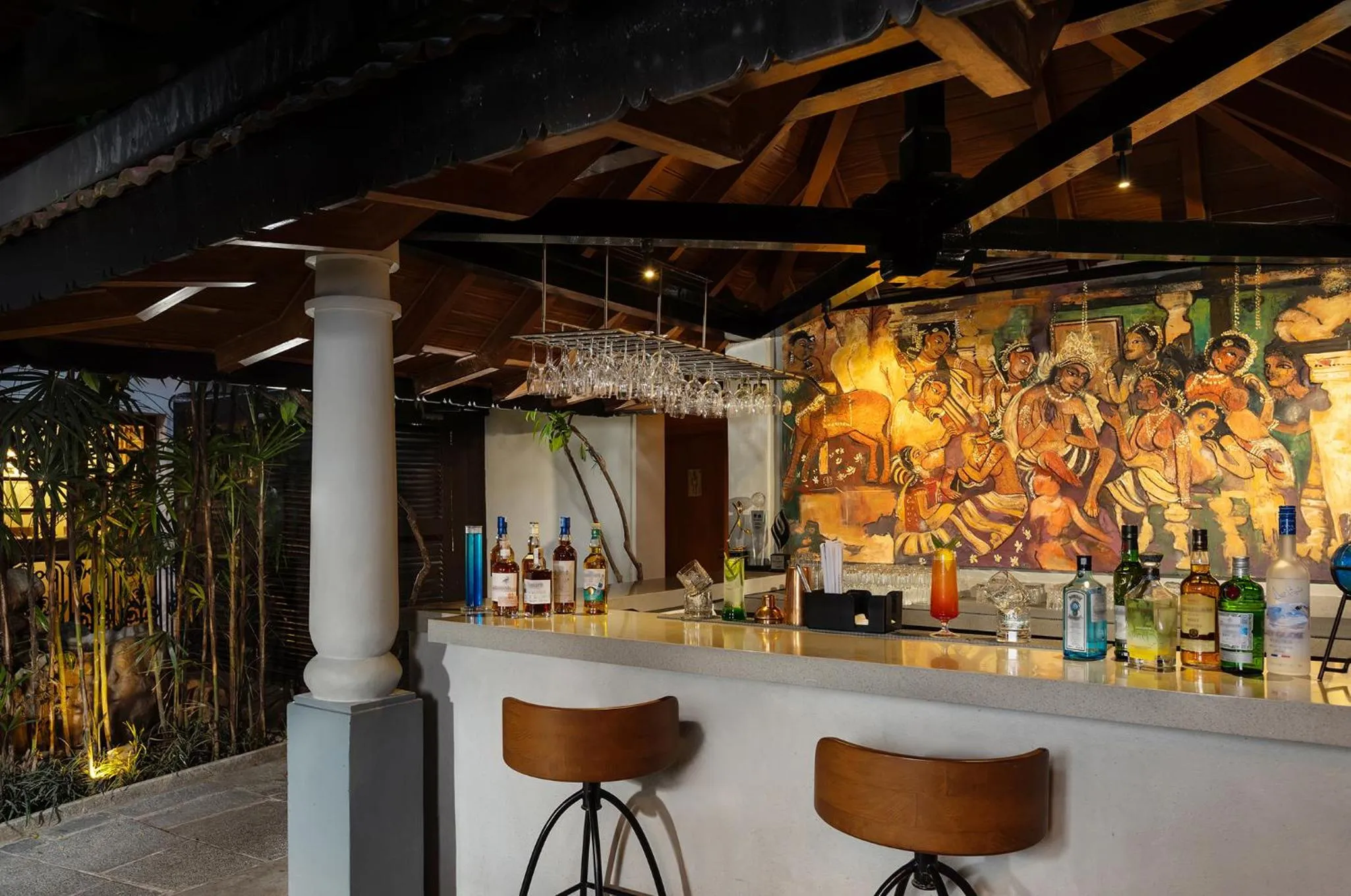 Lounge or bar in Vivanta Bengaluru Residency Road