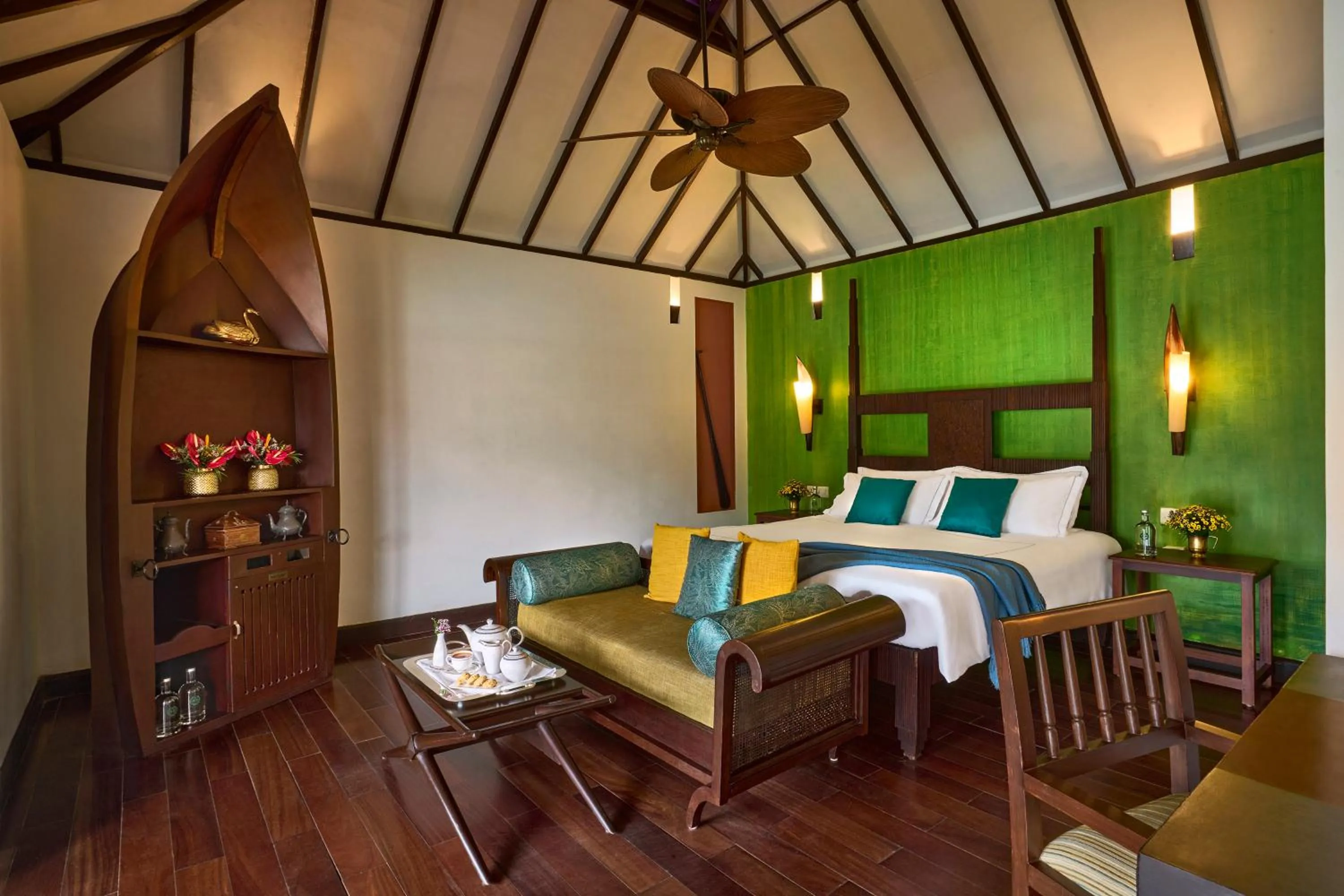 Bedroom, Bed in Taj Kumarakom Resort and Spa Kerala