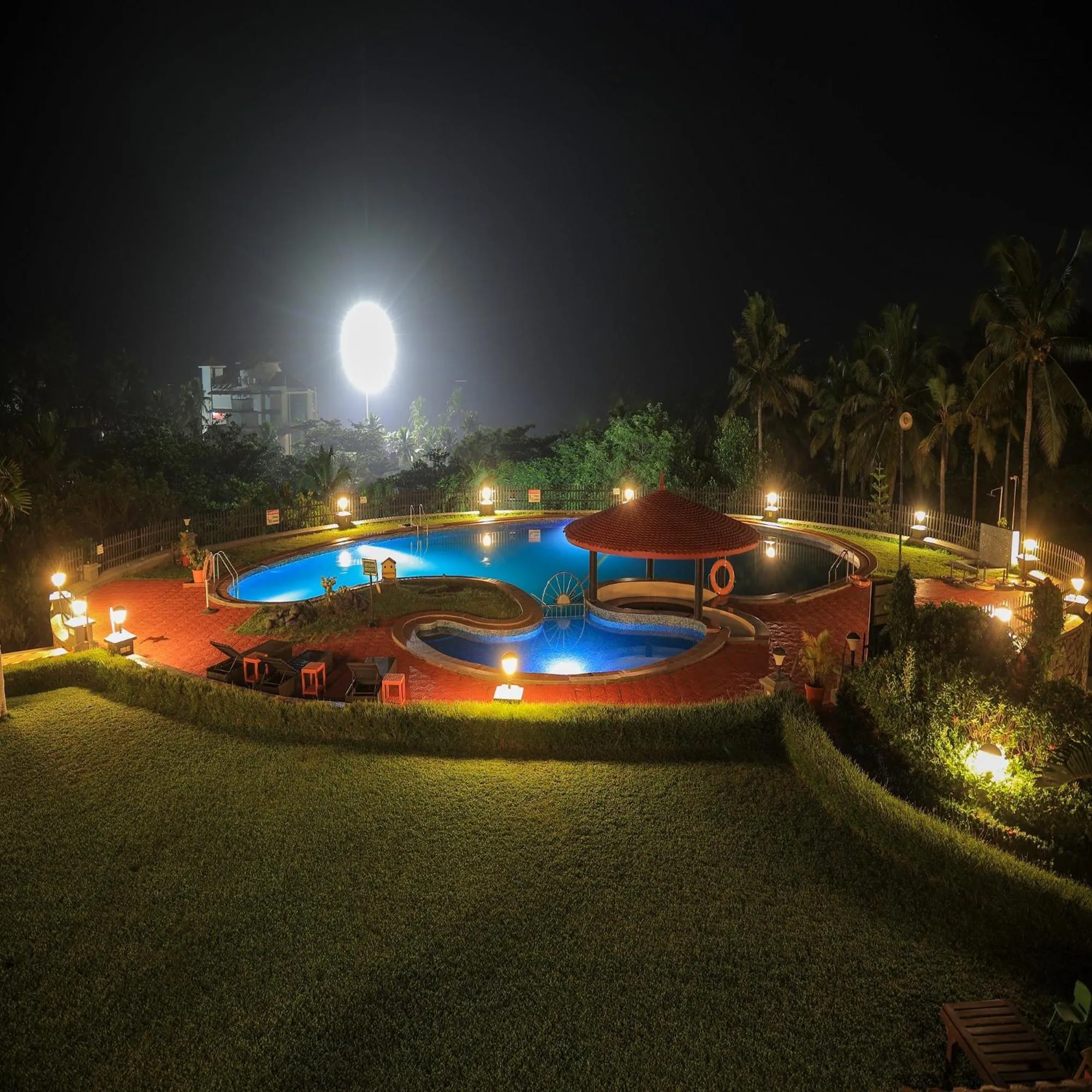 Swimming pool in Gateway Varkala