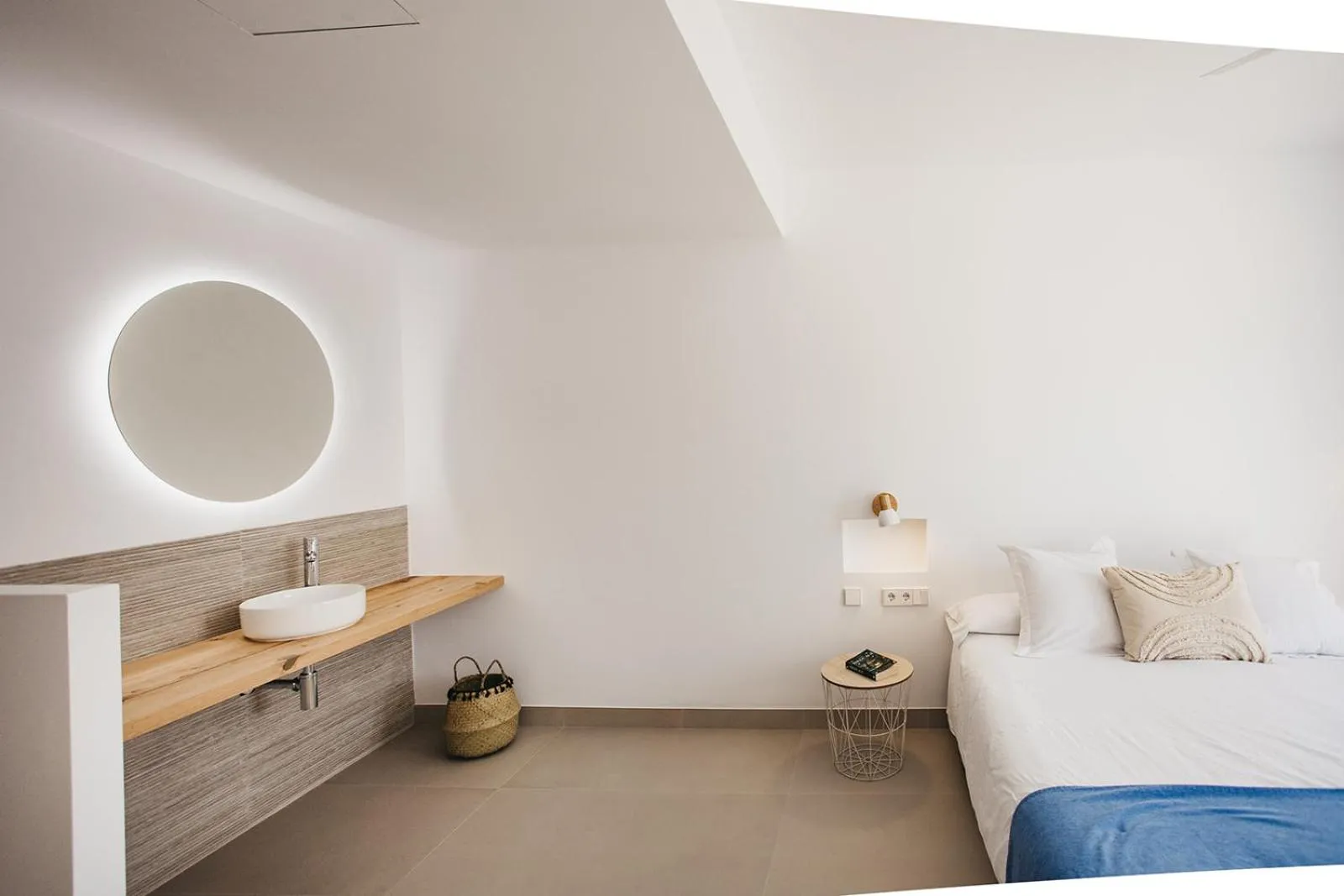 Bedroom, Bed in HOSTAL XUROY