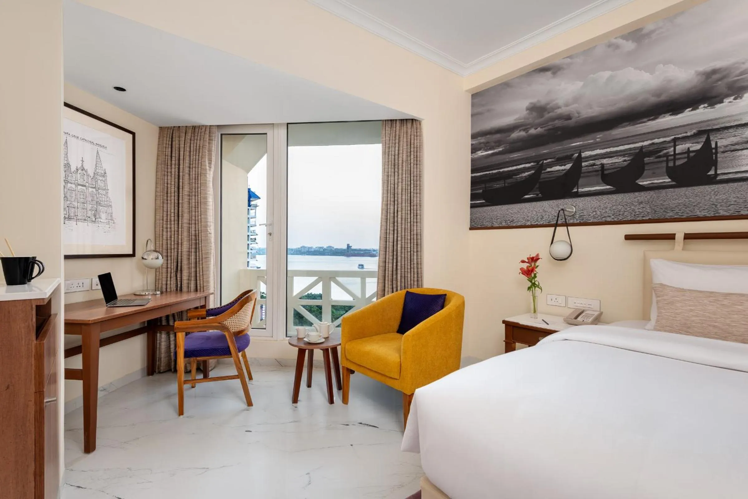 Bedroom, Bed in Vivanta Ernakulam, Marine Drive
