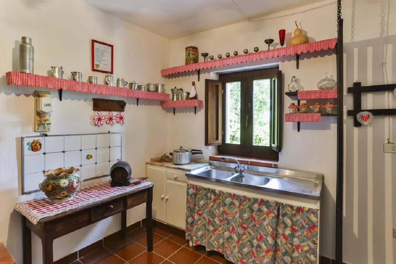 Kitchen or kitchenette in Il Ciavattone Bed and Bike
