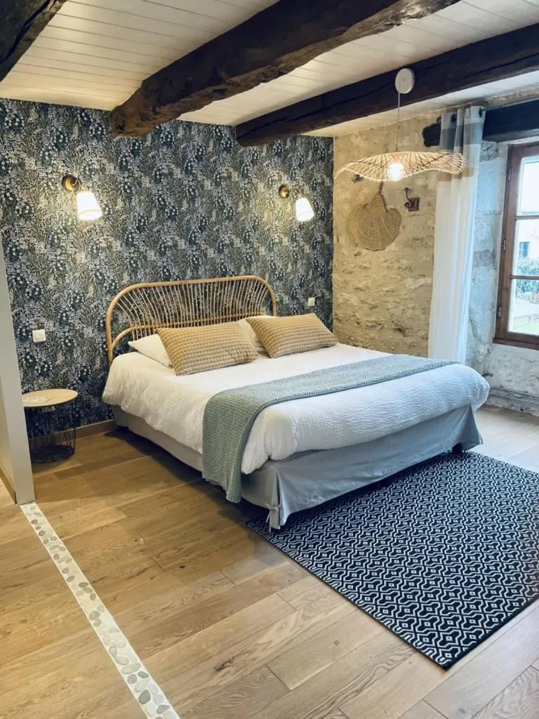 Double Room with Private Bathroom in L'Oree du Ciel