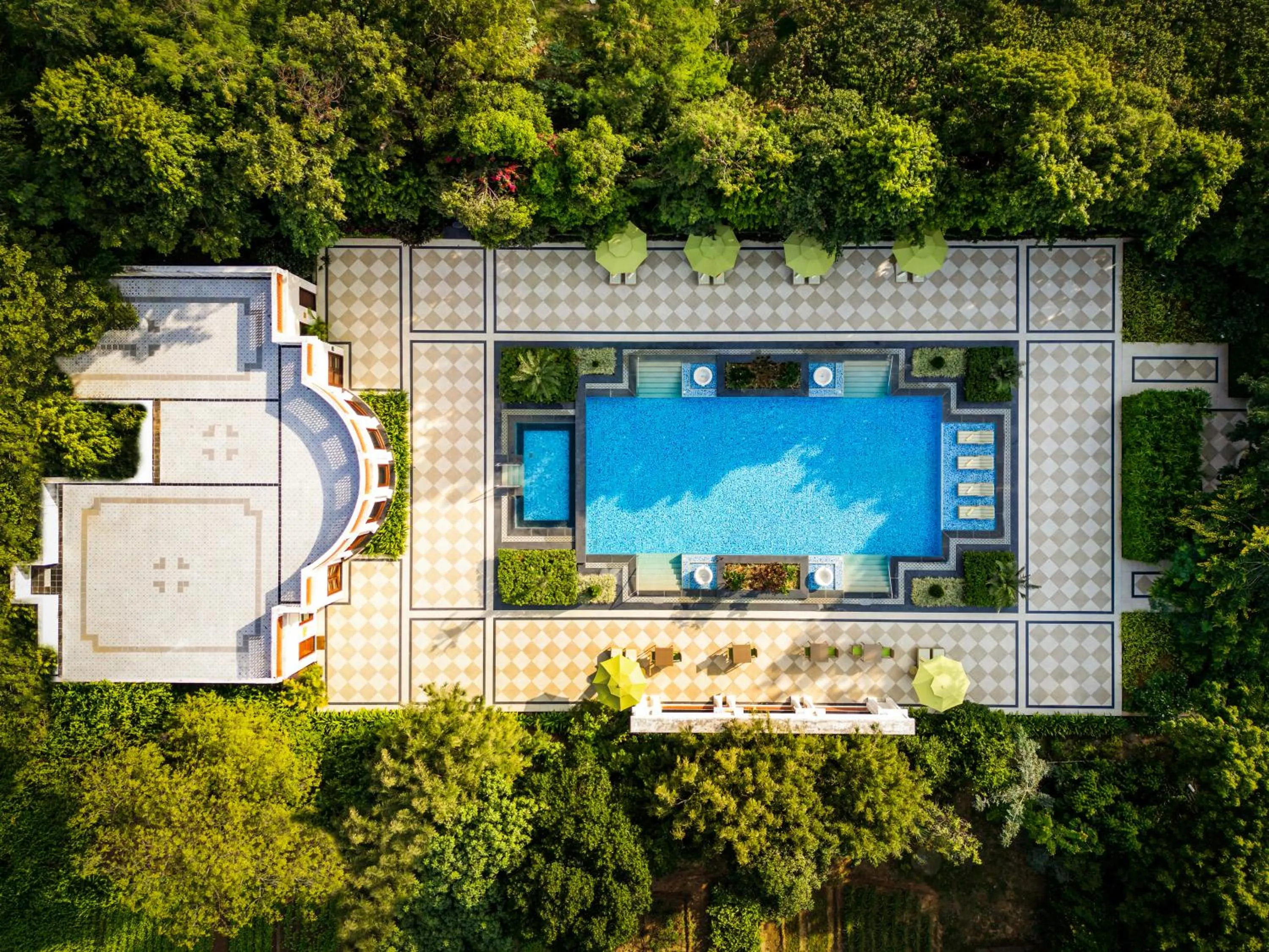 Swimming pool in The Maharaja's Lodge, Ranthambore