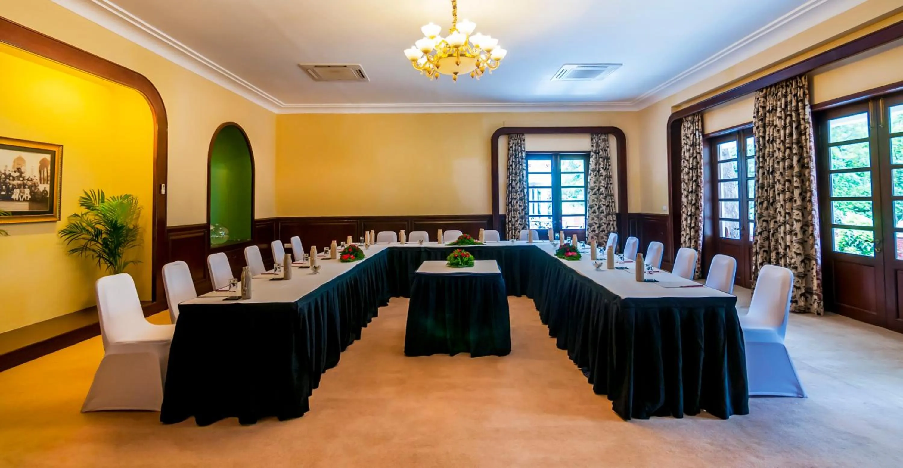 Meeting/conference room in The Maharaja's Lodge, Ranthambore