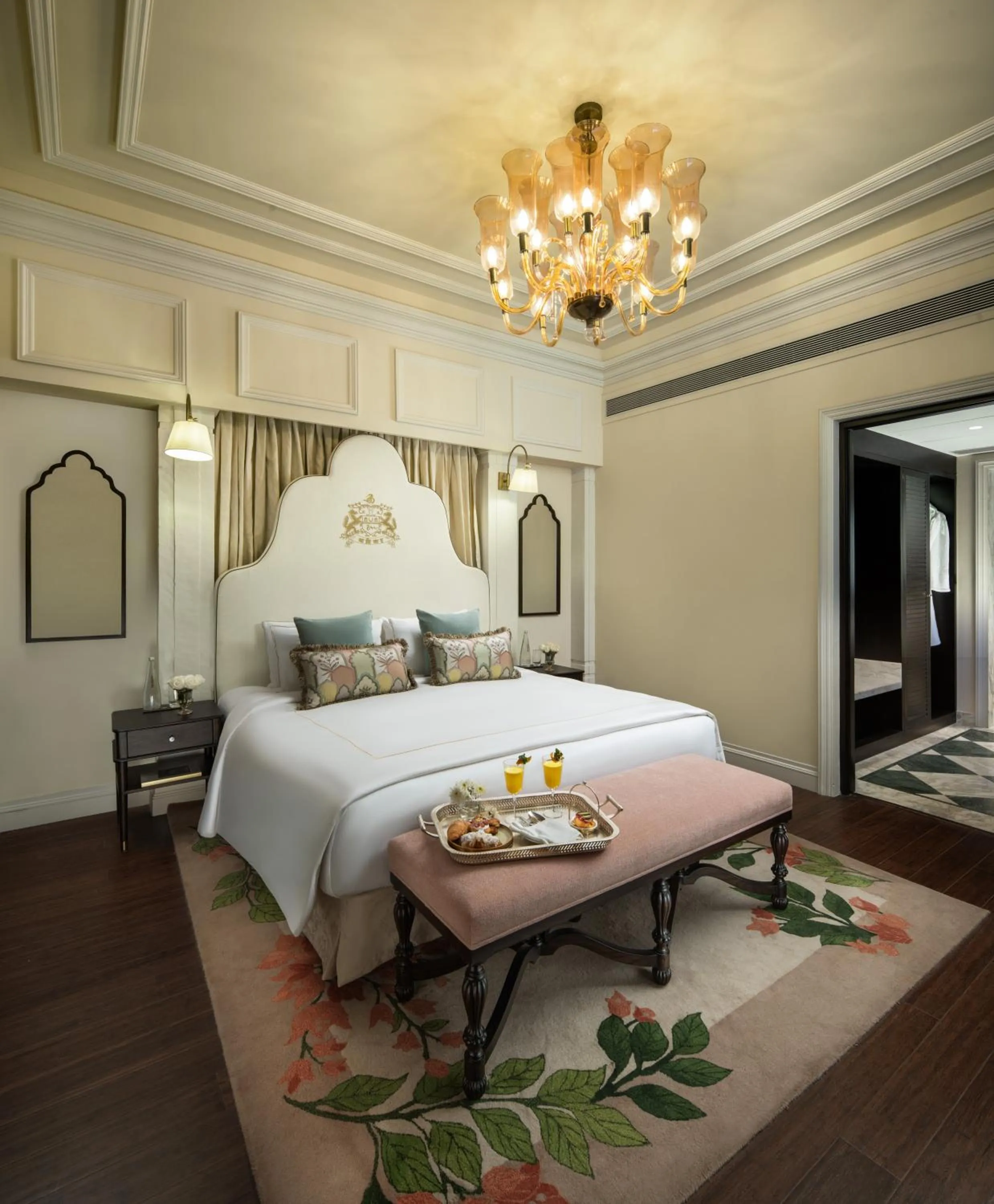 Bedroom, Bed in Taj Usha Kiran Palace, Gwalior