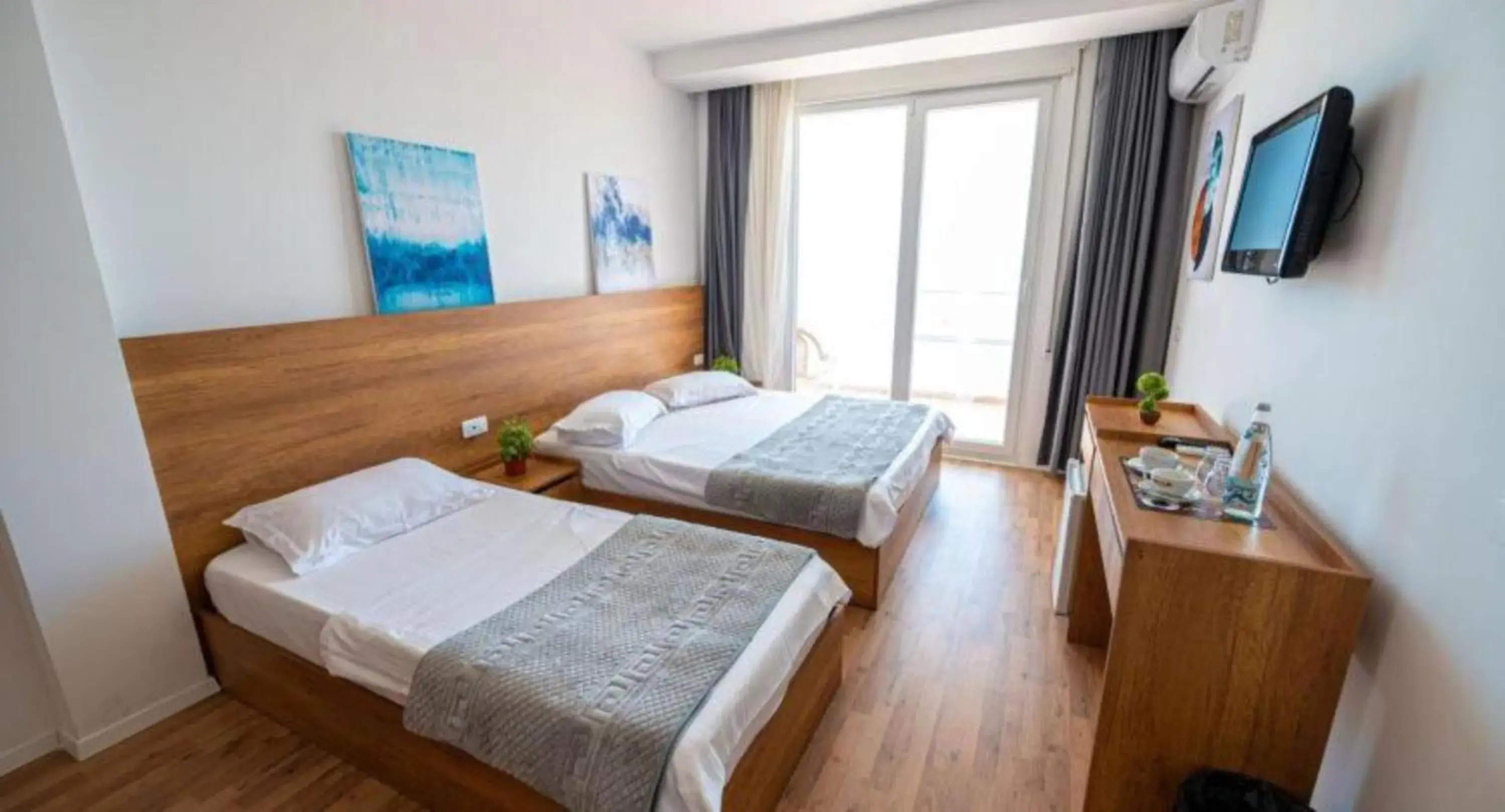 Triple Room with Sea View in Hotel Besani Triple Room with Sea View in Hotel Besani