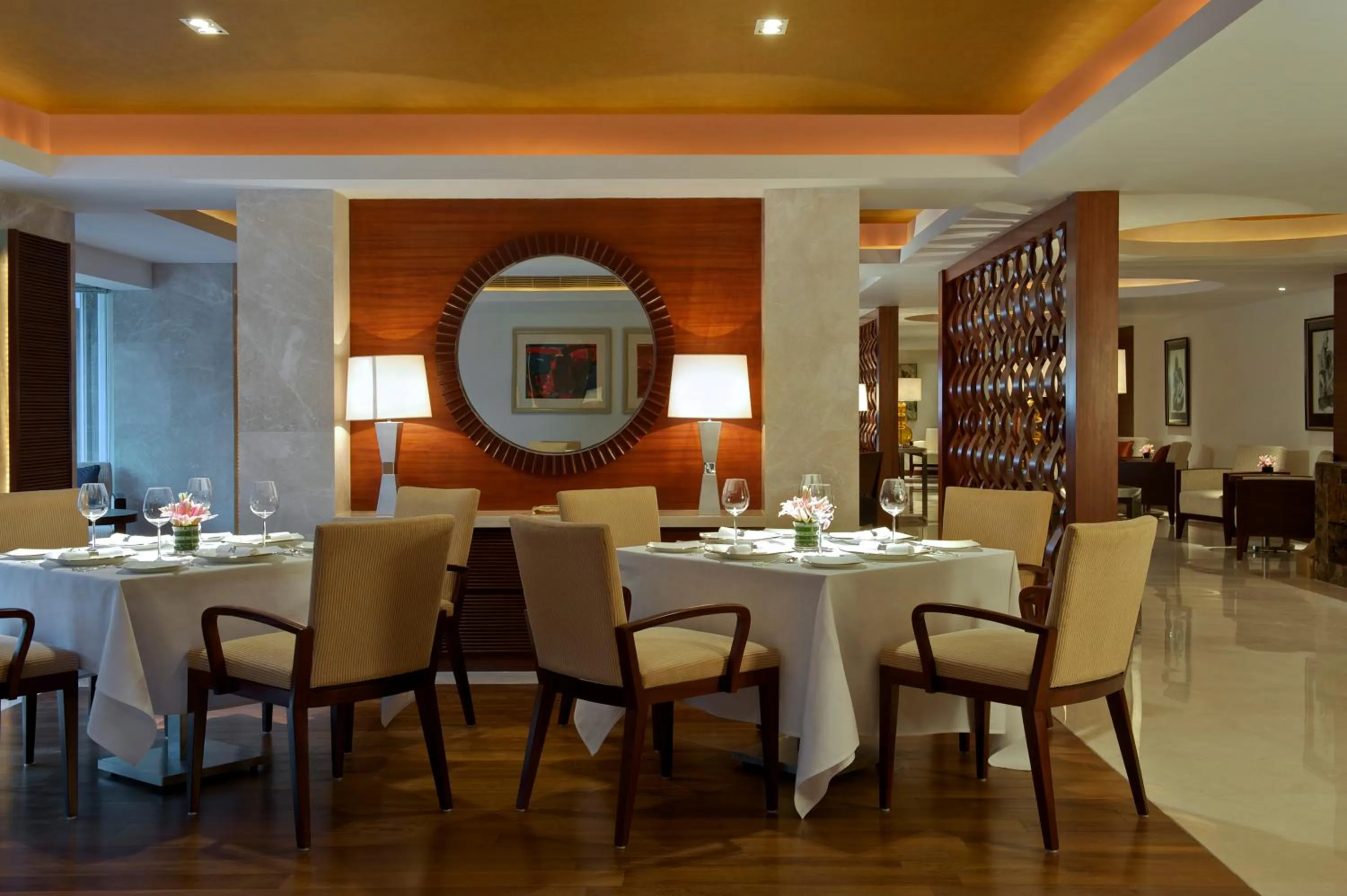 Restaurant/places to eat in Taj Coromandel