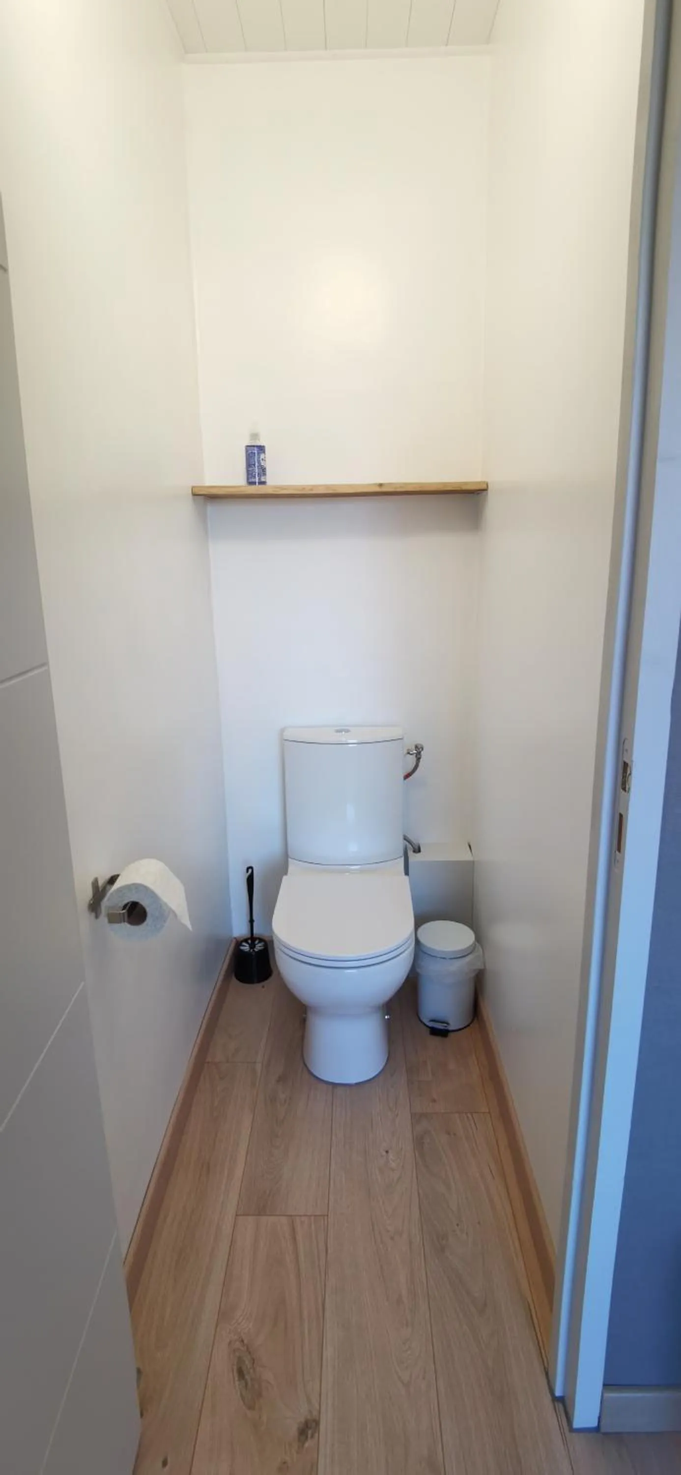 Toilet in Les Hauts de Grazac, Chambres et Tables d'hôtes