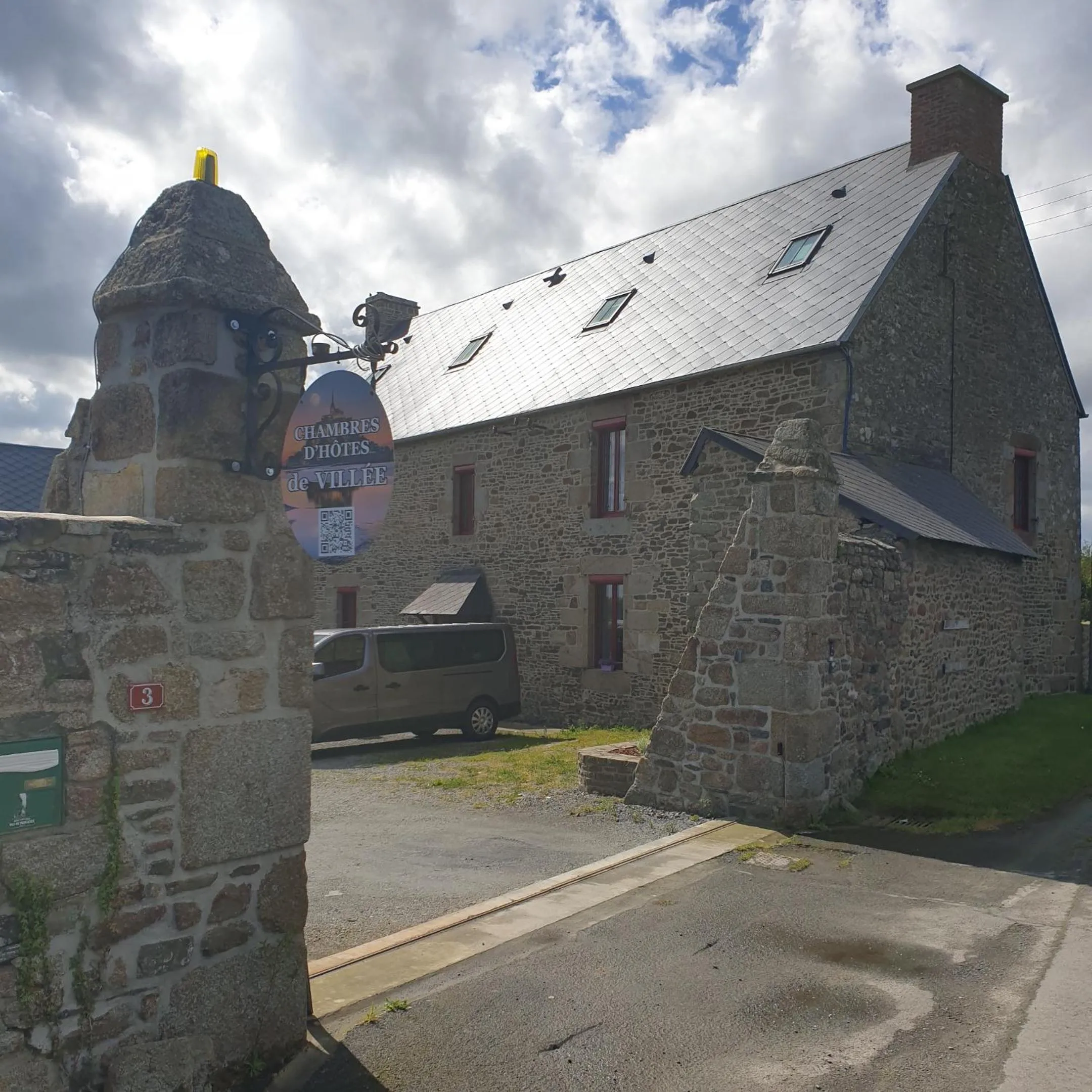 Property building in Chambres de Villée