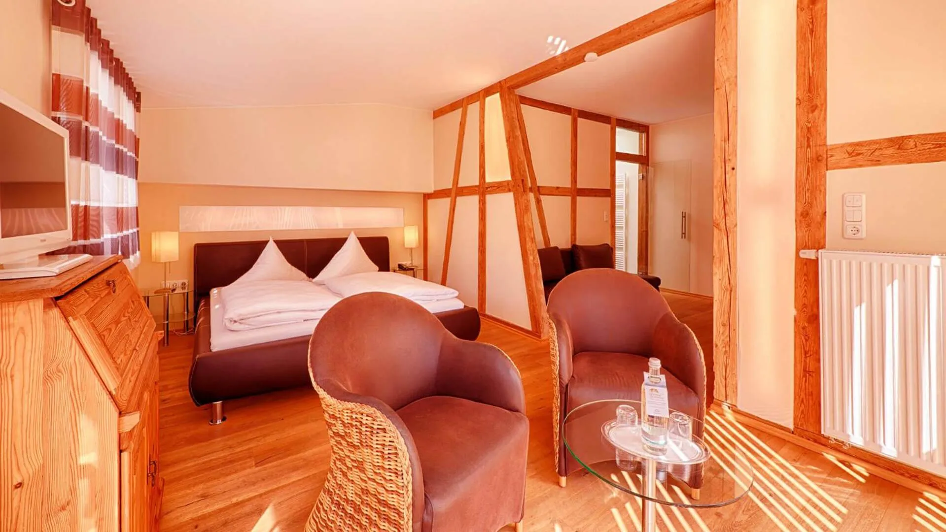 Bed in Hotel Weinberg-Schlößchen