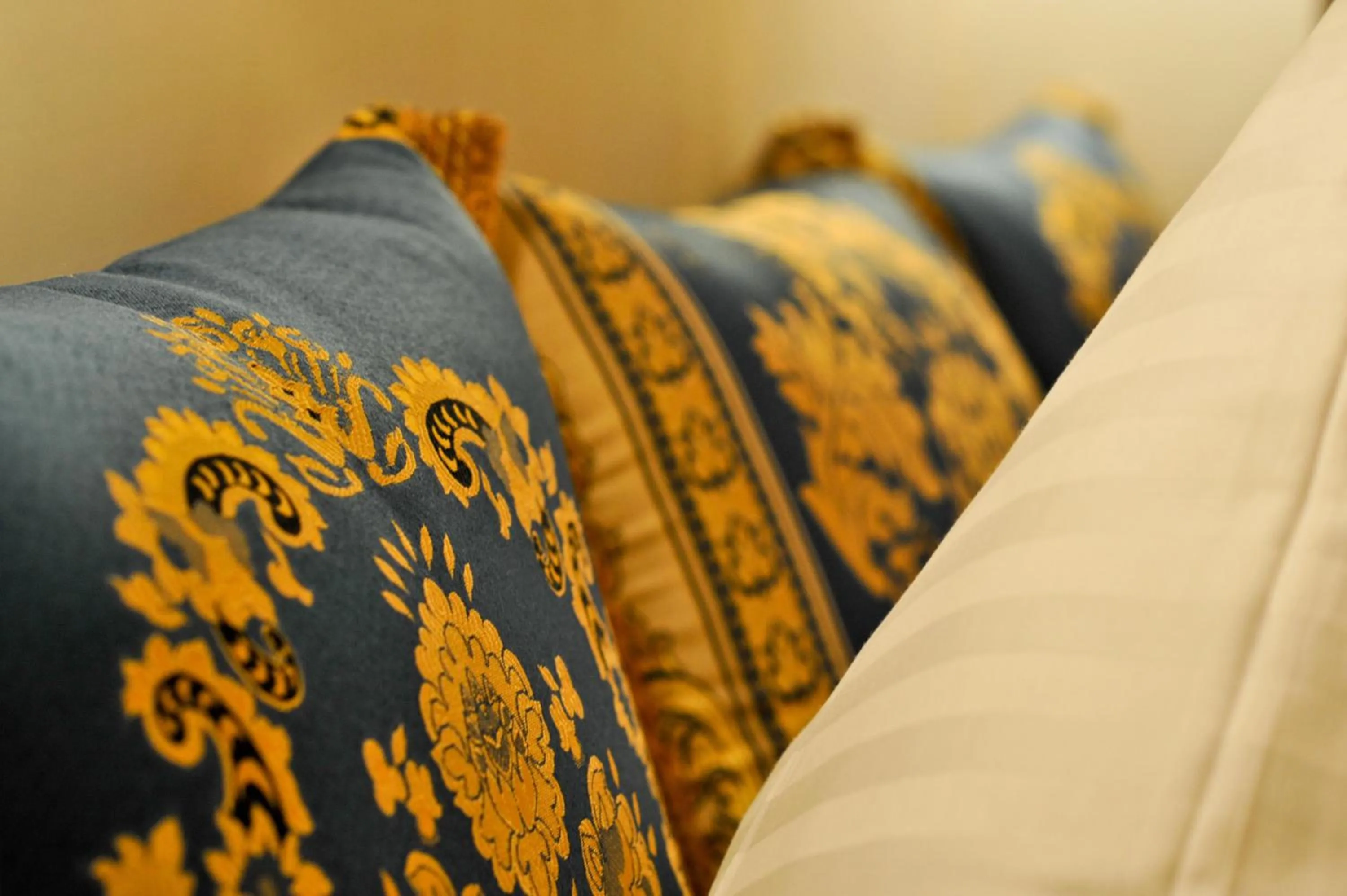 Bed in Hotel Weinberg-Schlößchen