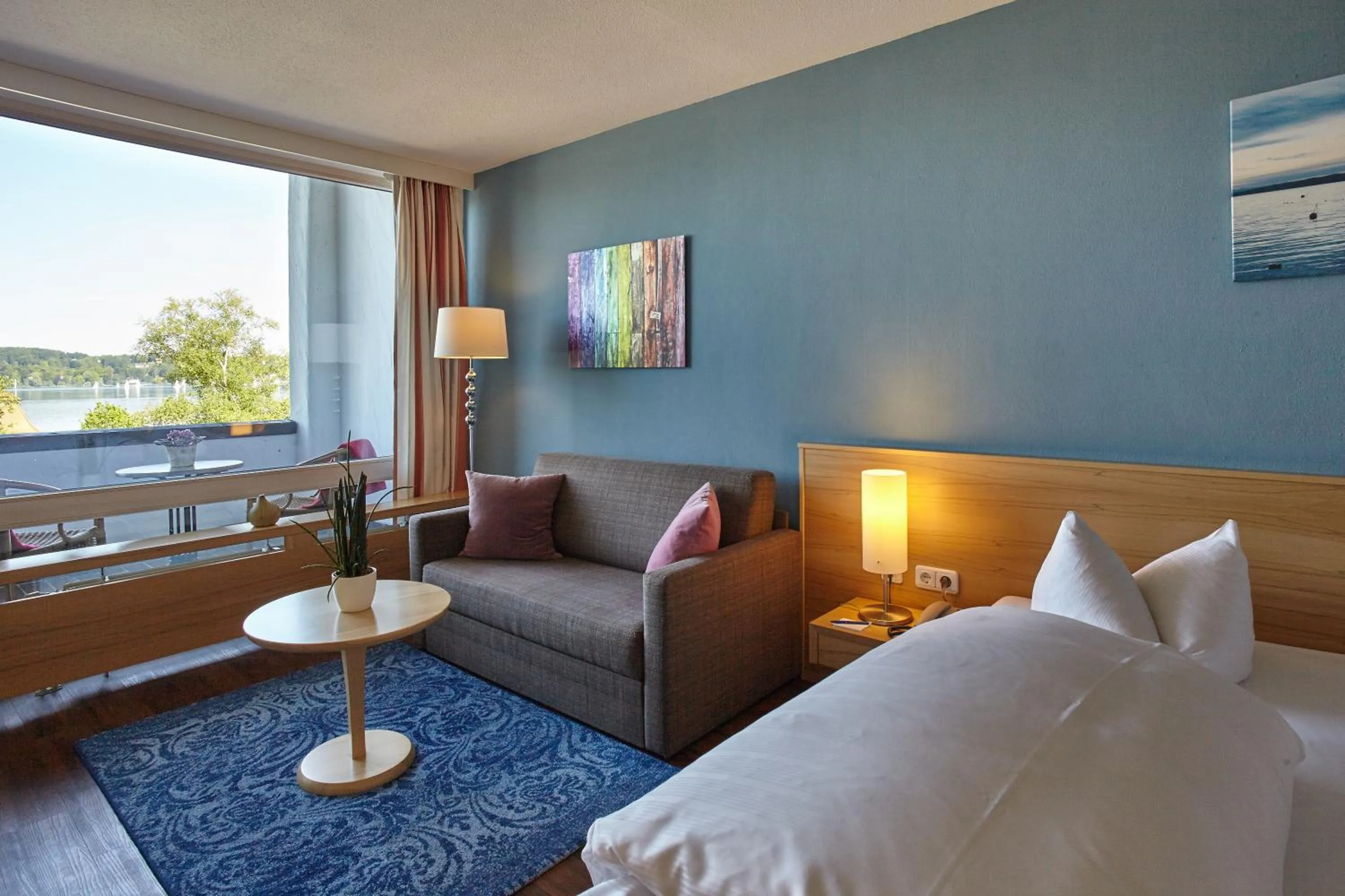 Photo of the whole room, Bed in Hotel Schloss Berg