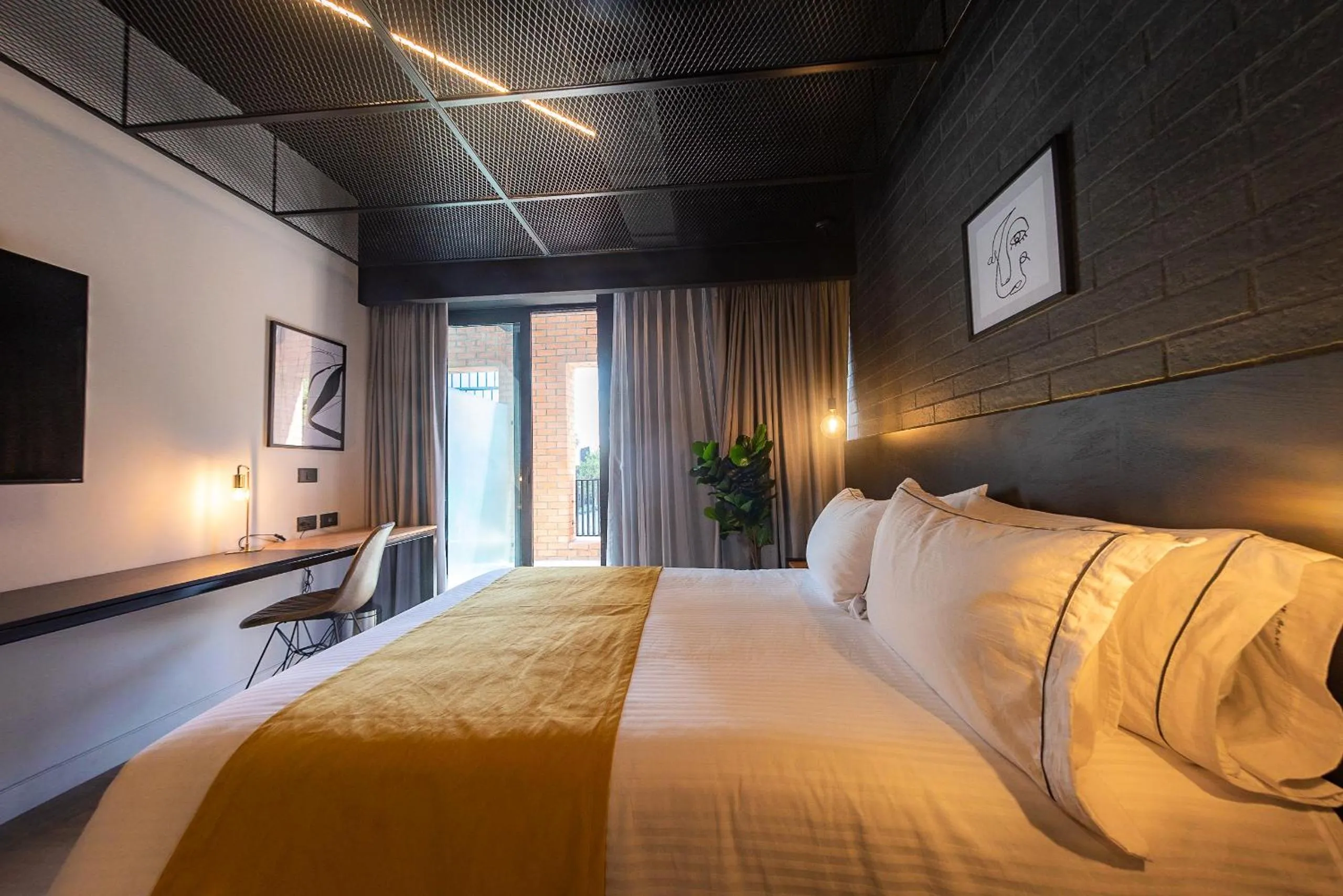 Bedroom, Bed in FULTON Business Luxury HOTEL