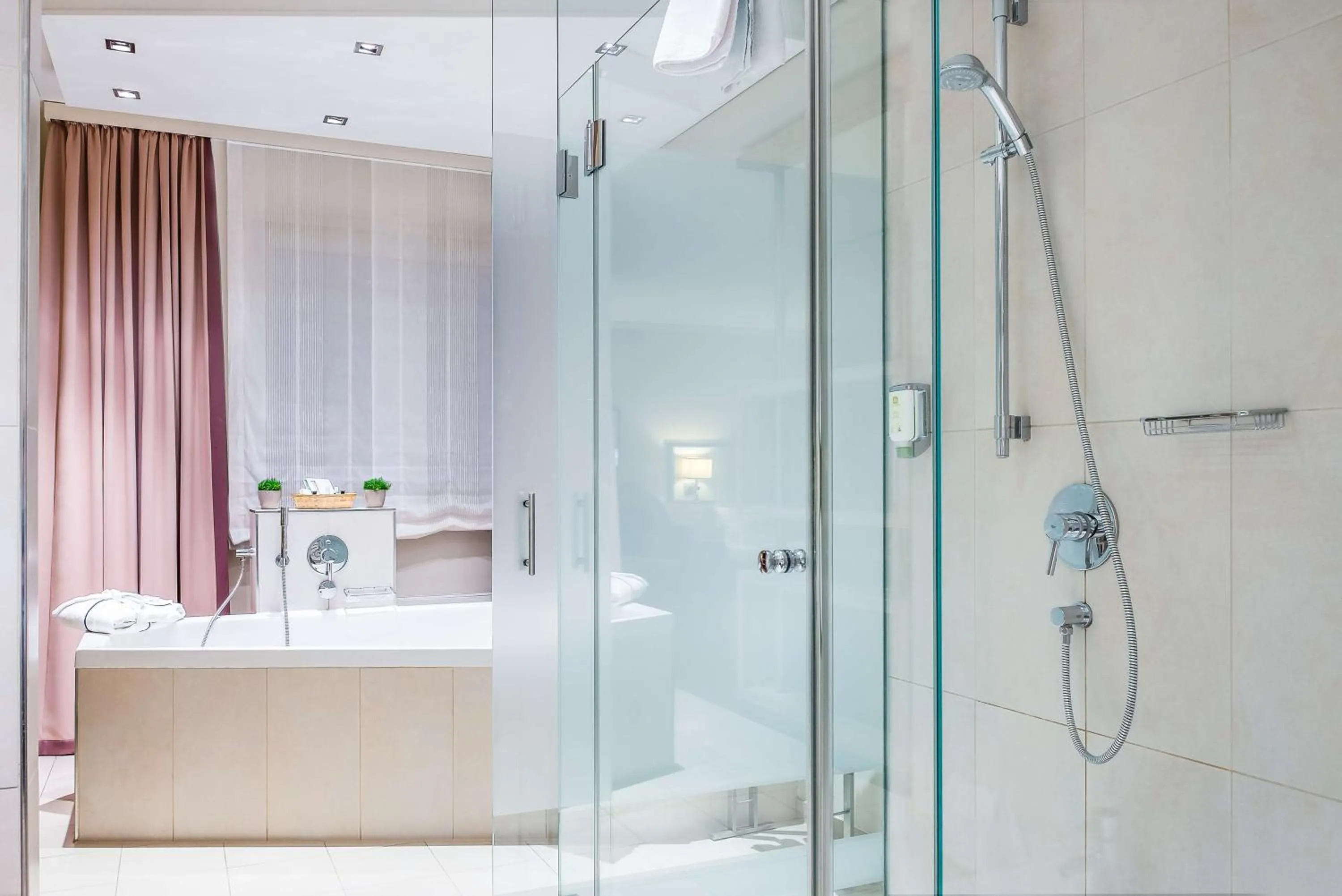 Bathroom in Best Western Premier Hotel Regensburg