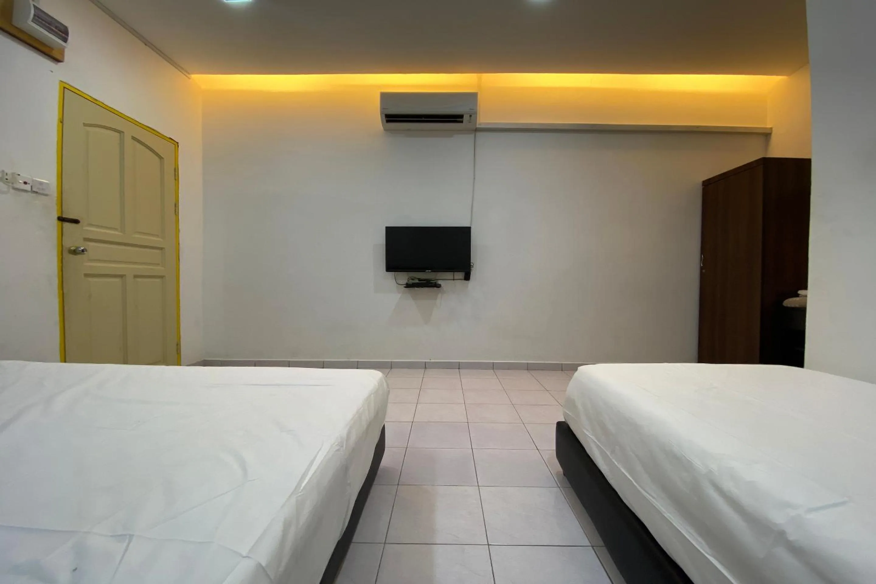 Bedroom, Bed in Hotel O Taman Kota Homestay