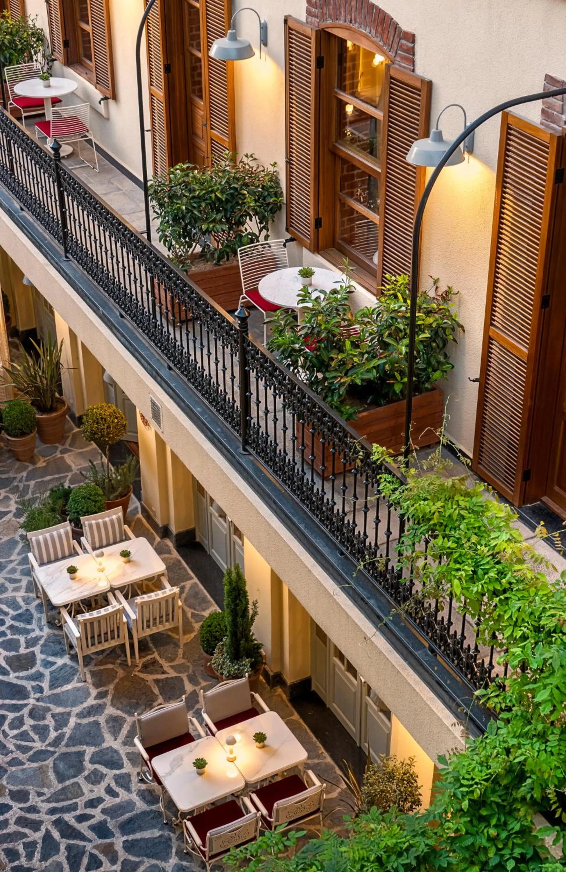 Ecole St. Pierre Hotel