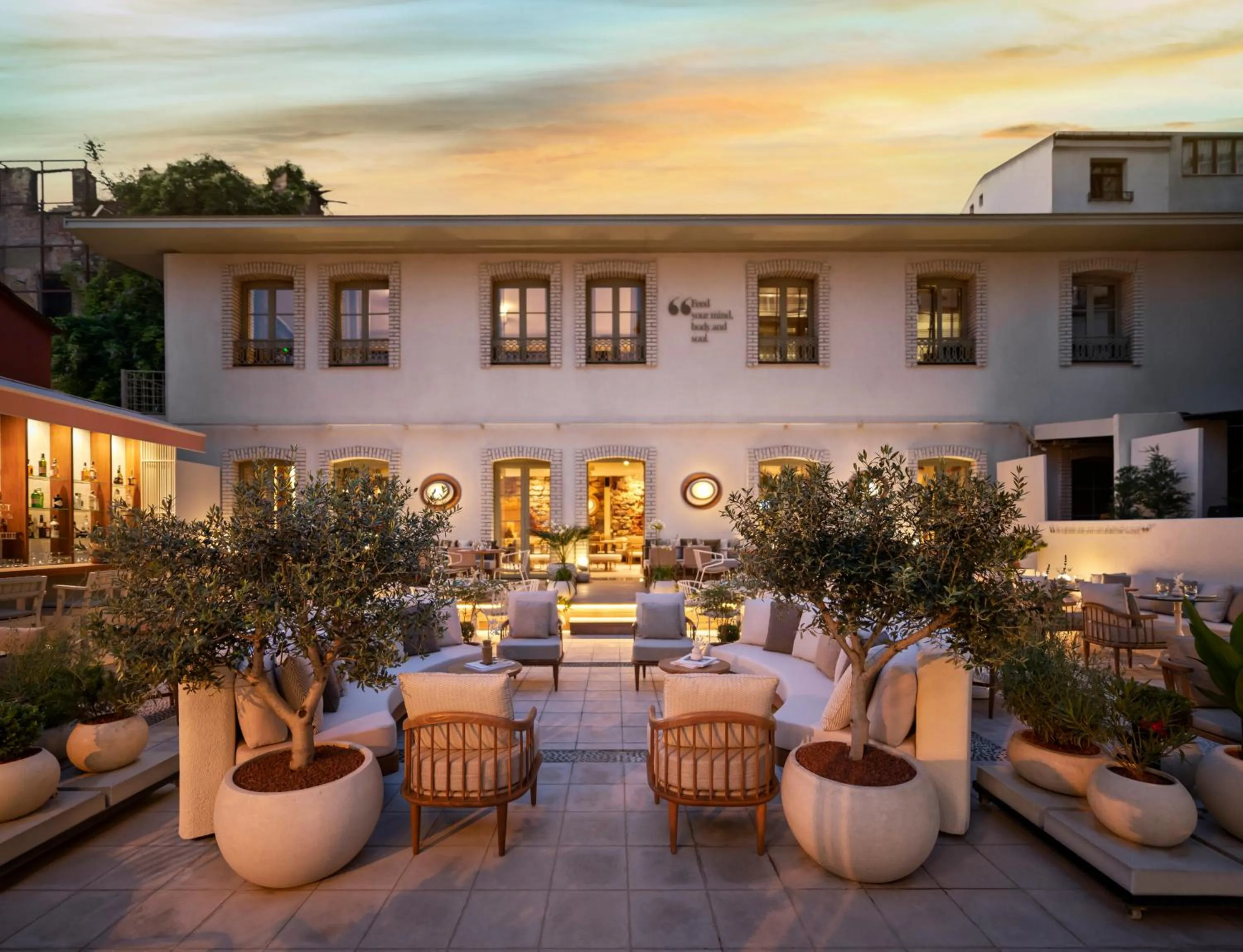 Ecole St. Pierre Hotel