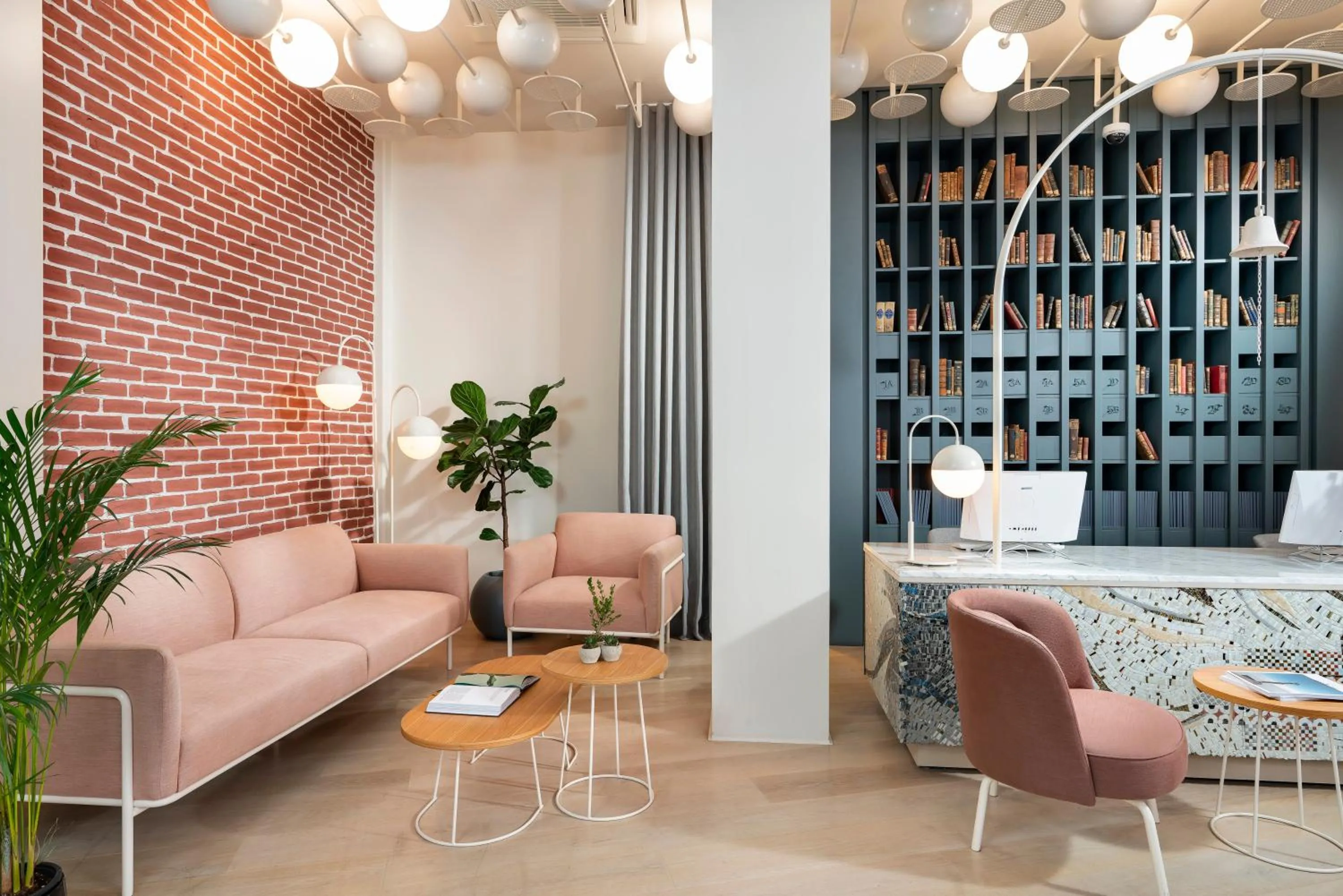 Ecole St. Pierre Hotel