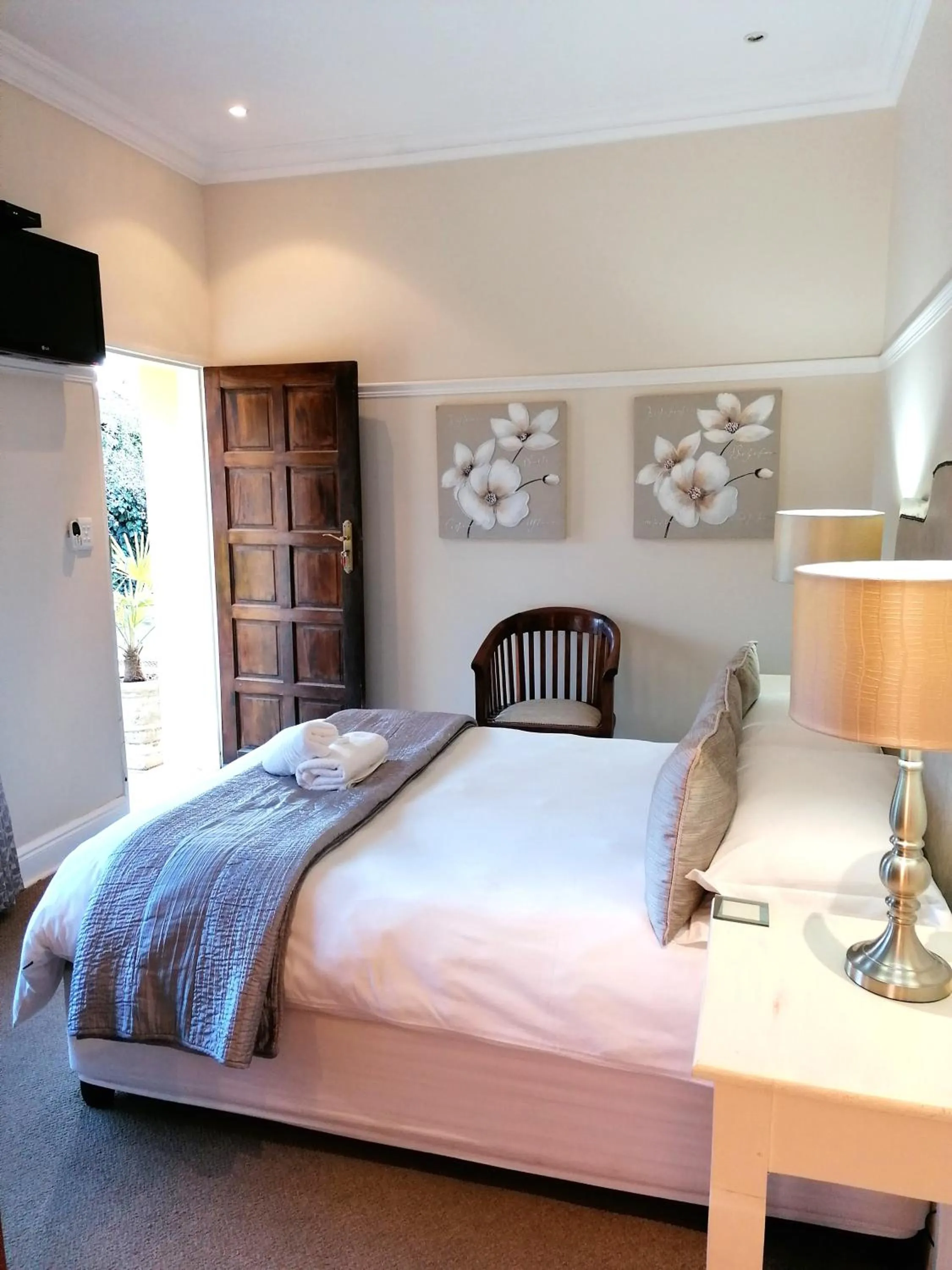 Property building, Bed in Casa Romana B&B