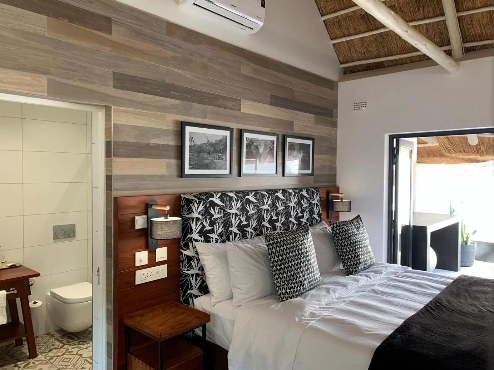 Bed in Pamarah Lodge