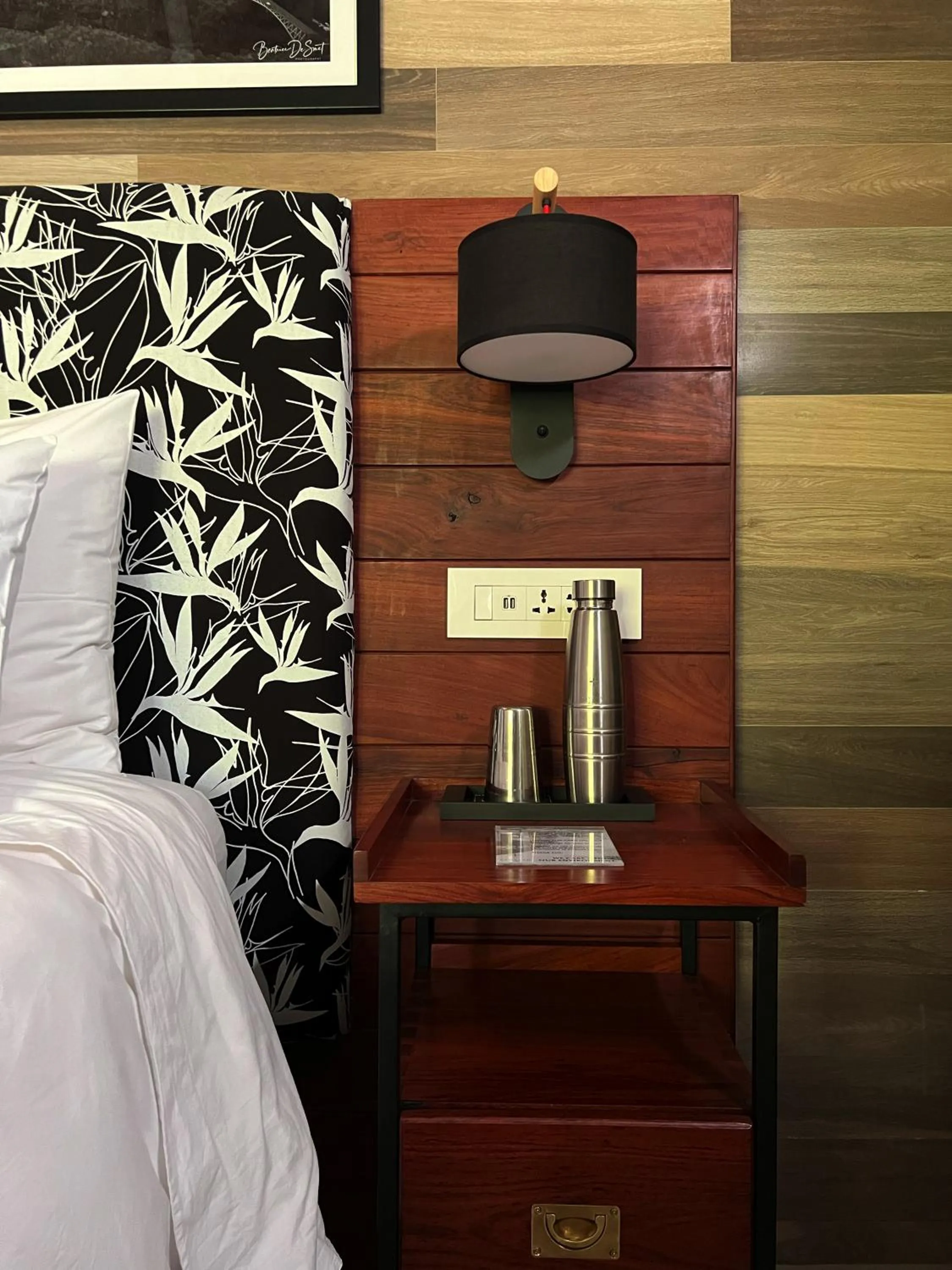 Property building, Bed in Pamarah Lodge