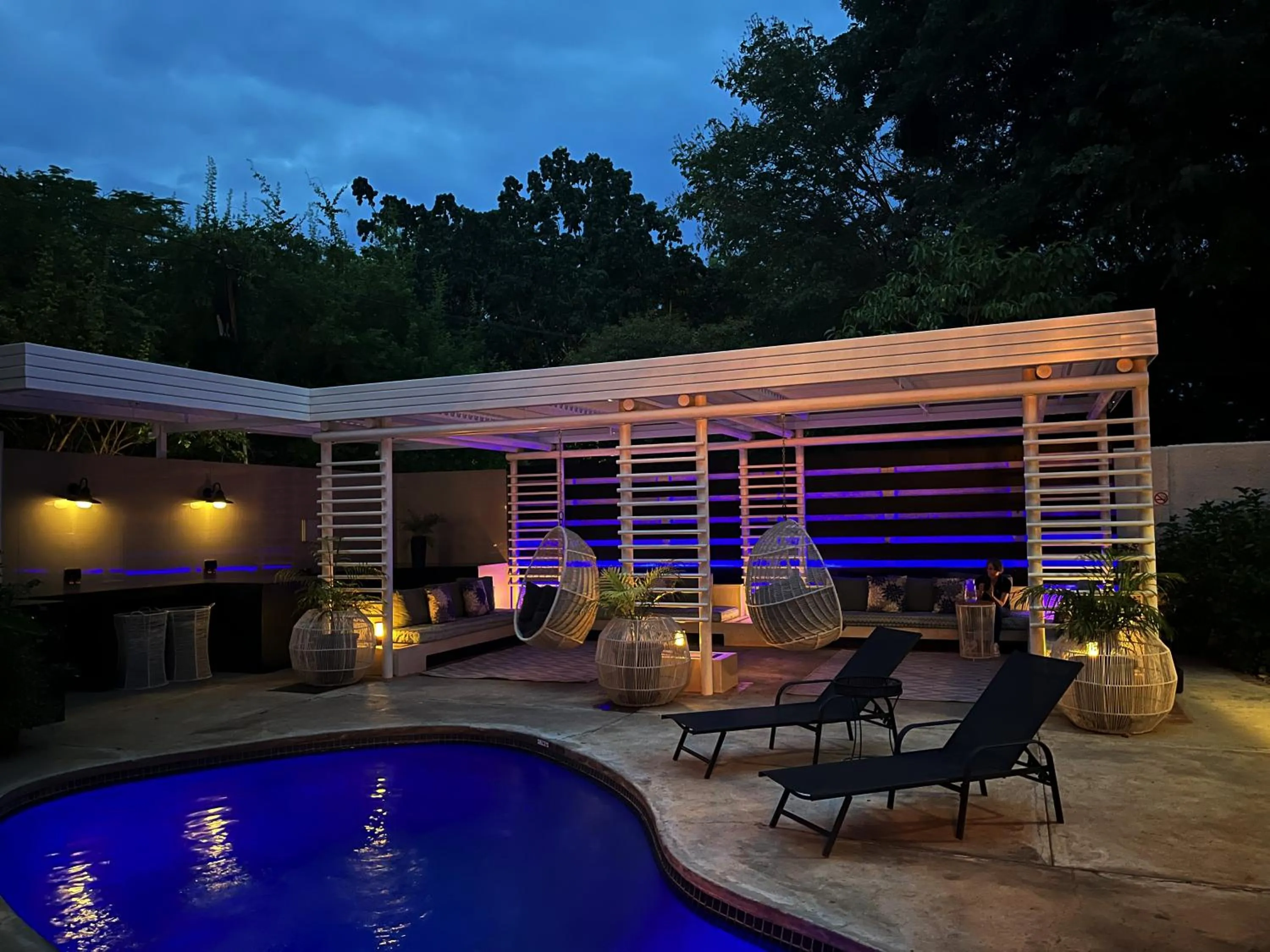 Night in Pamarah Lodge