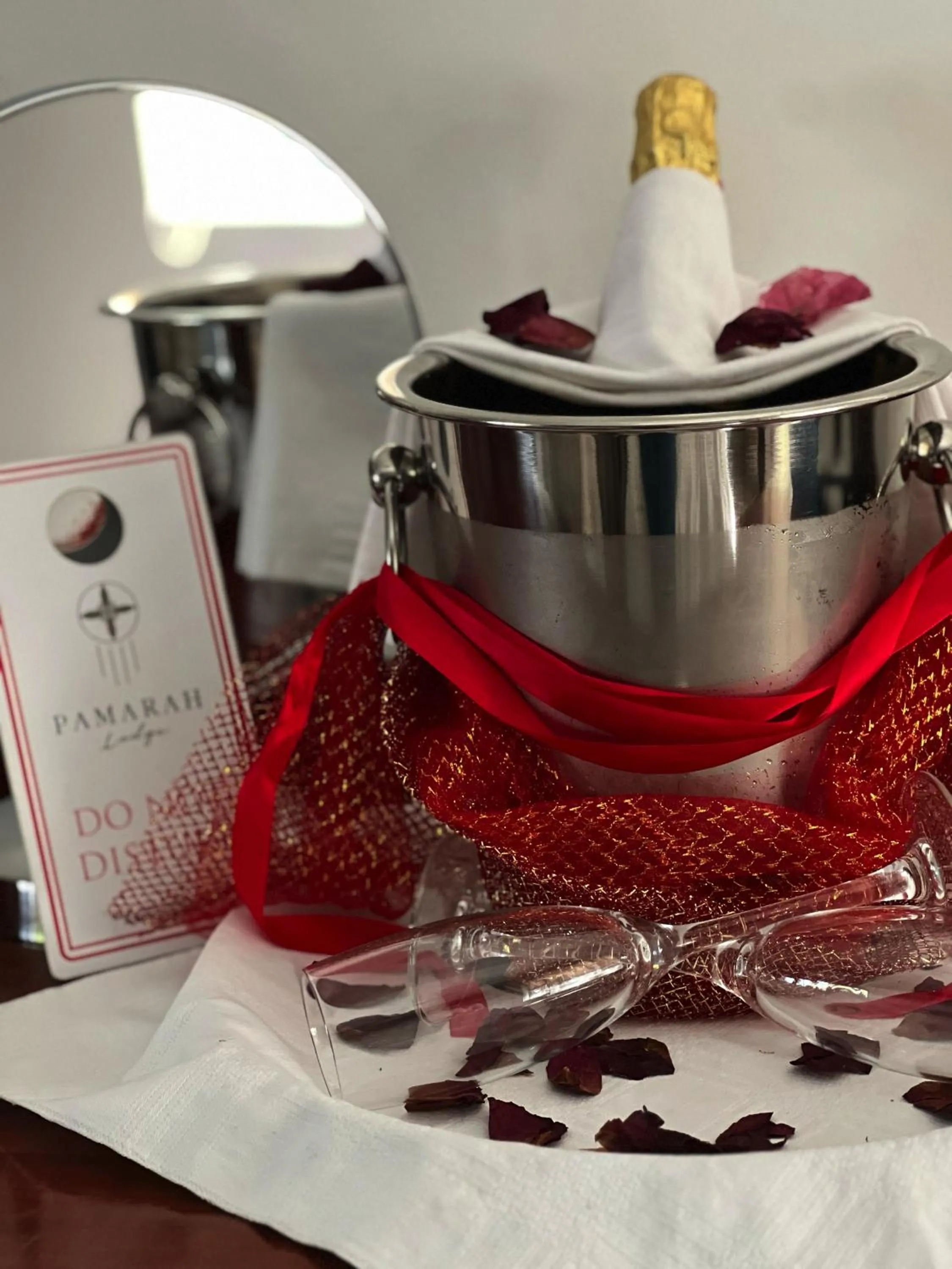 Restaurant/places to eat in Pamarah Lodge