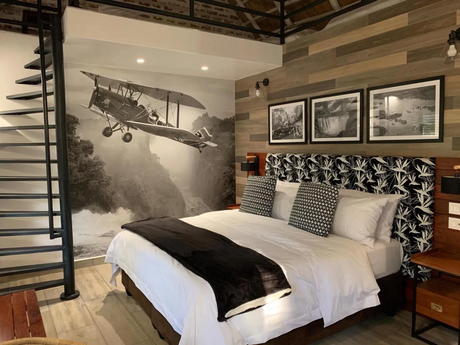 Bed in Pamarah Lodge