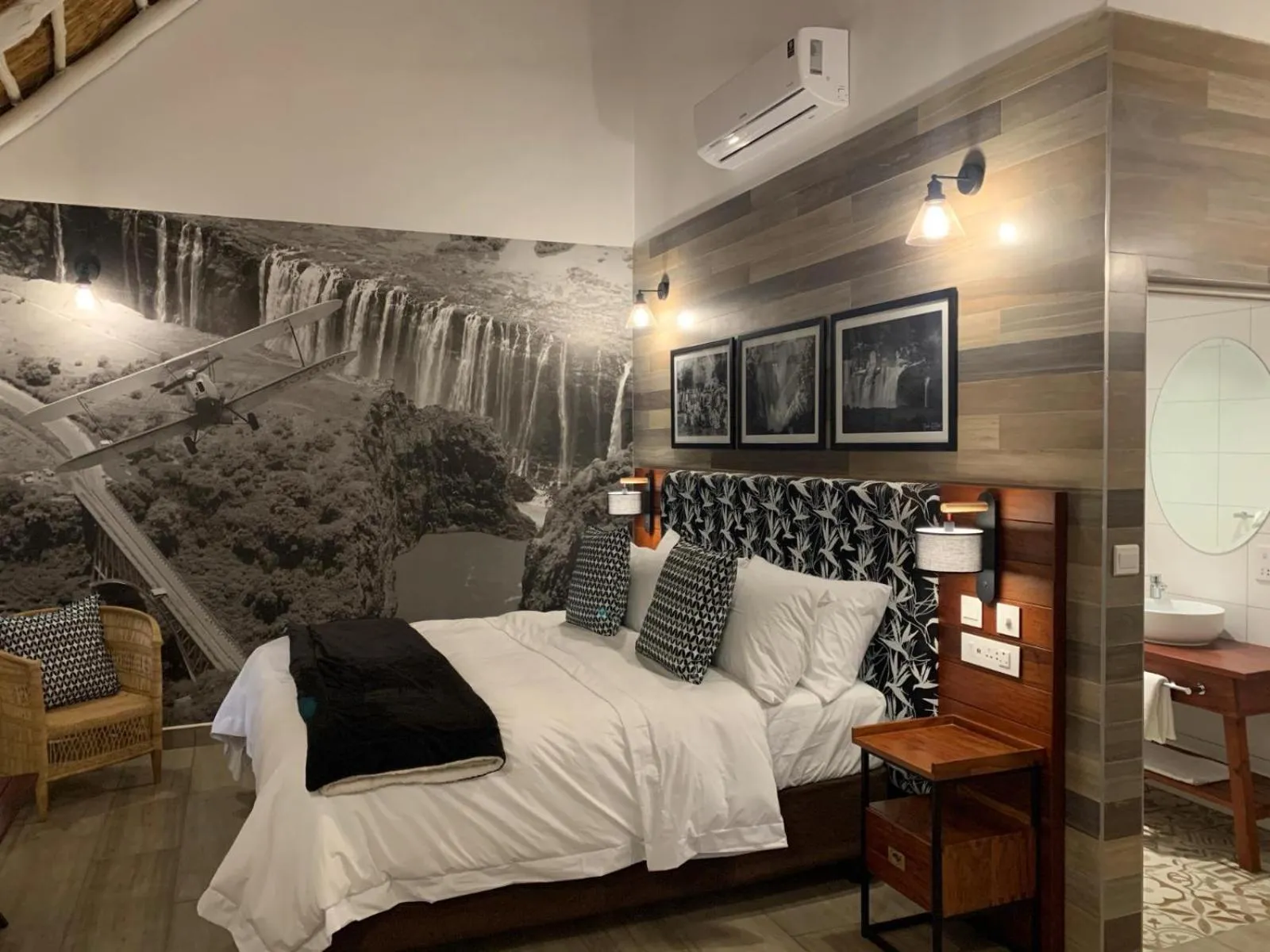 Bed in Pamarah Lodge