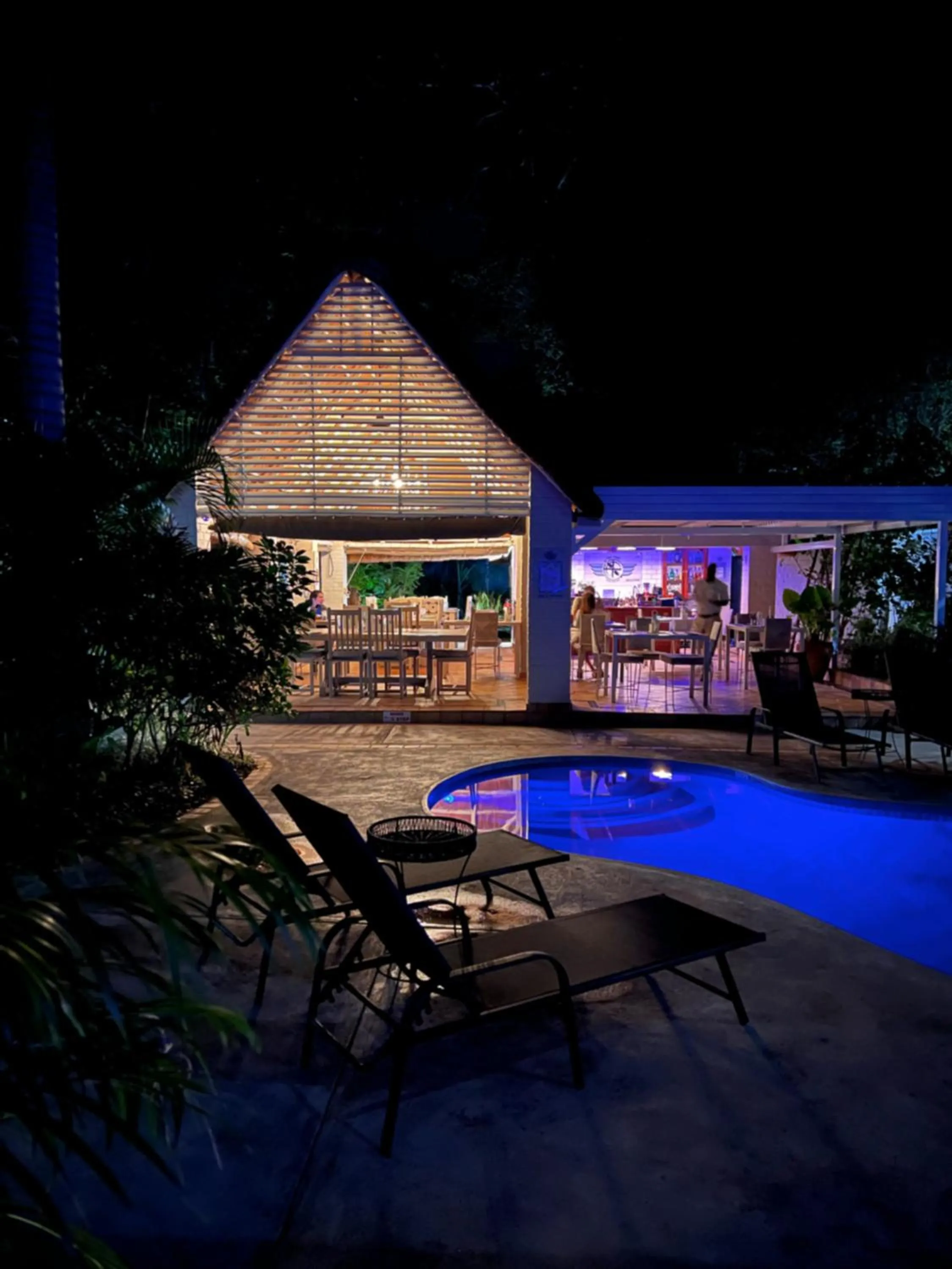 Restaurant/places to eat in Pamarah Lodge