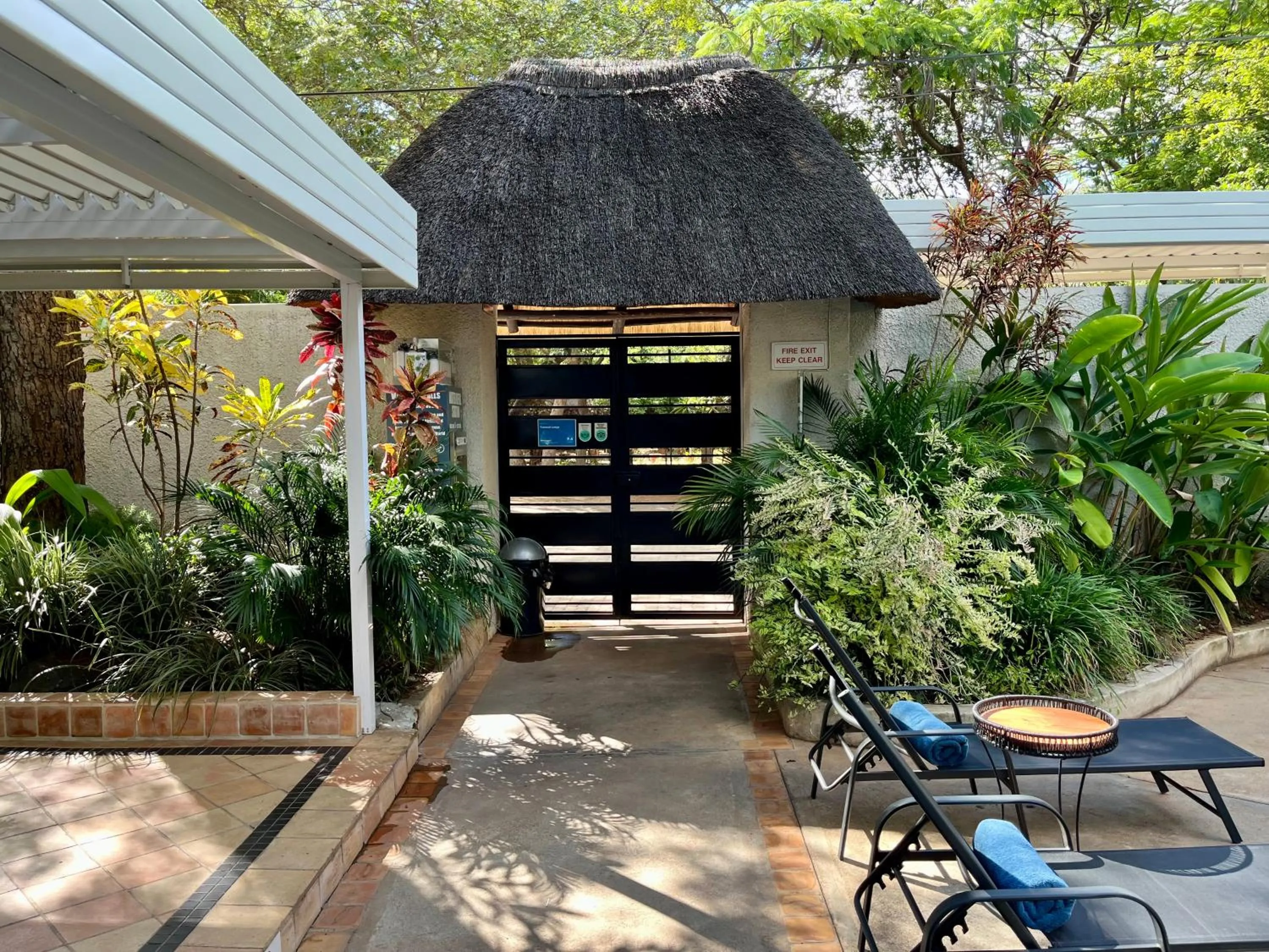 Facade/entrance in Pamarah Lodge