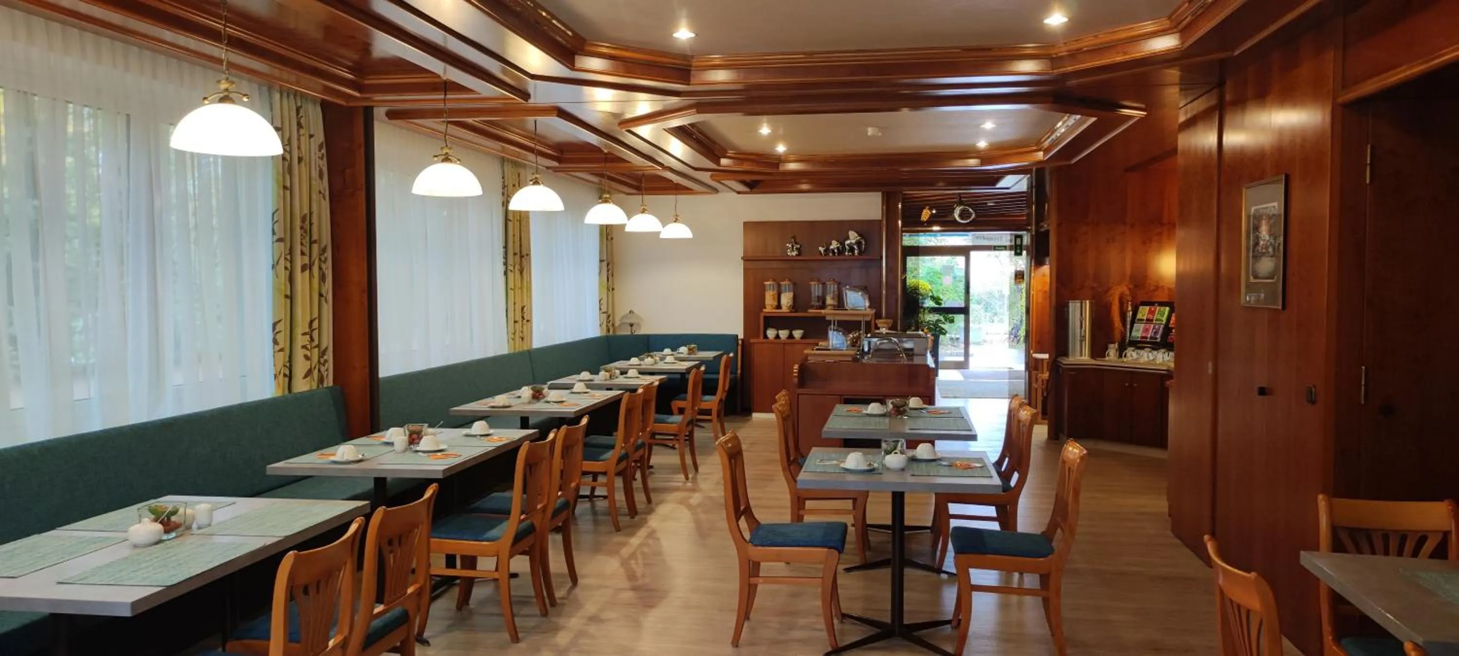 Restaurant/places to eat in Hotel Stadt Pasing