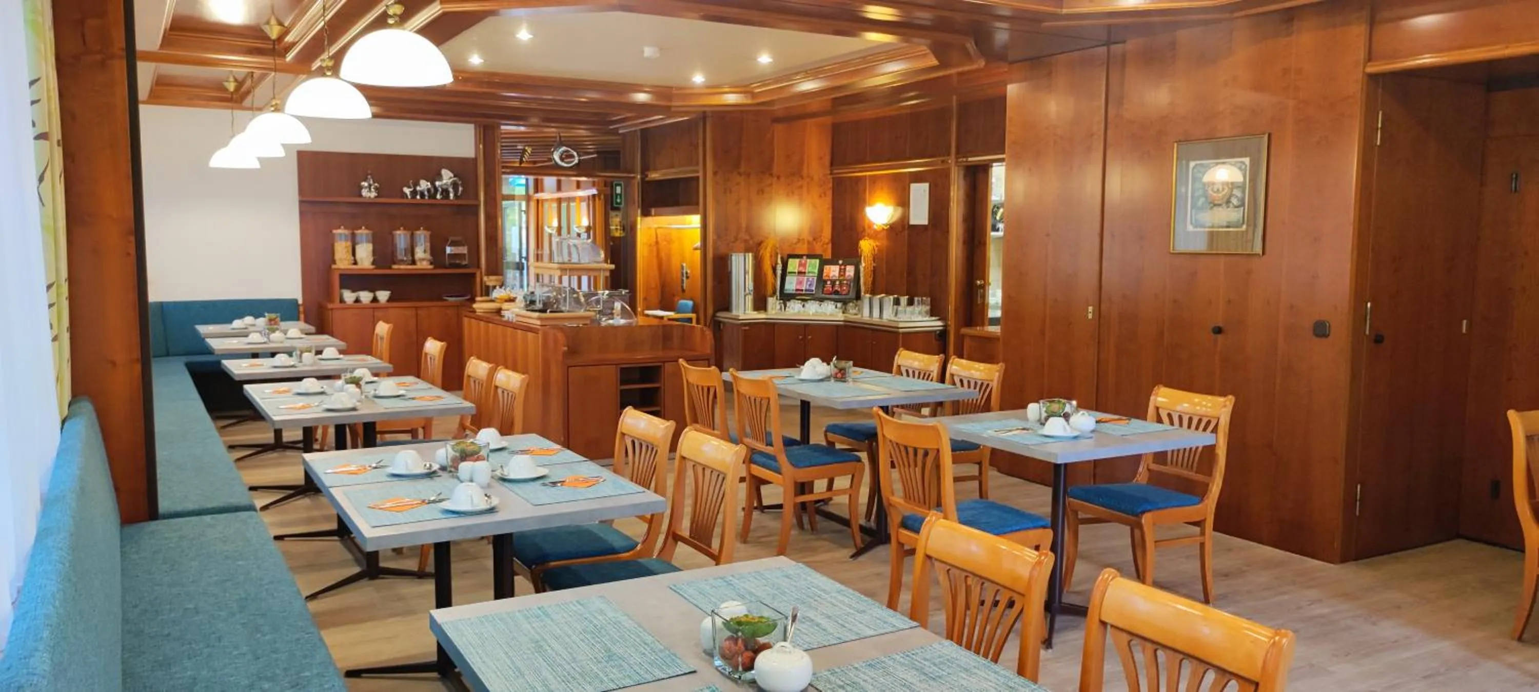 Restaurant/places to eat in Hotel Stadt Pasing