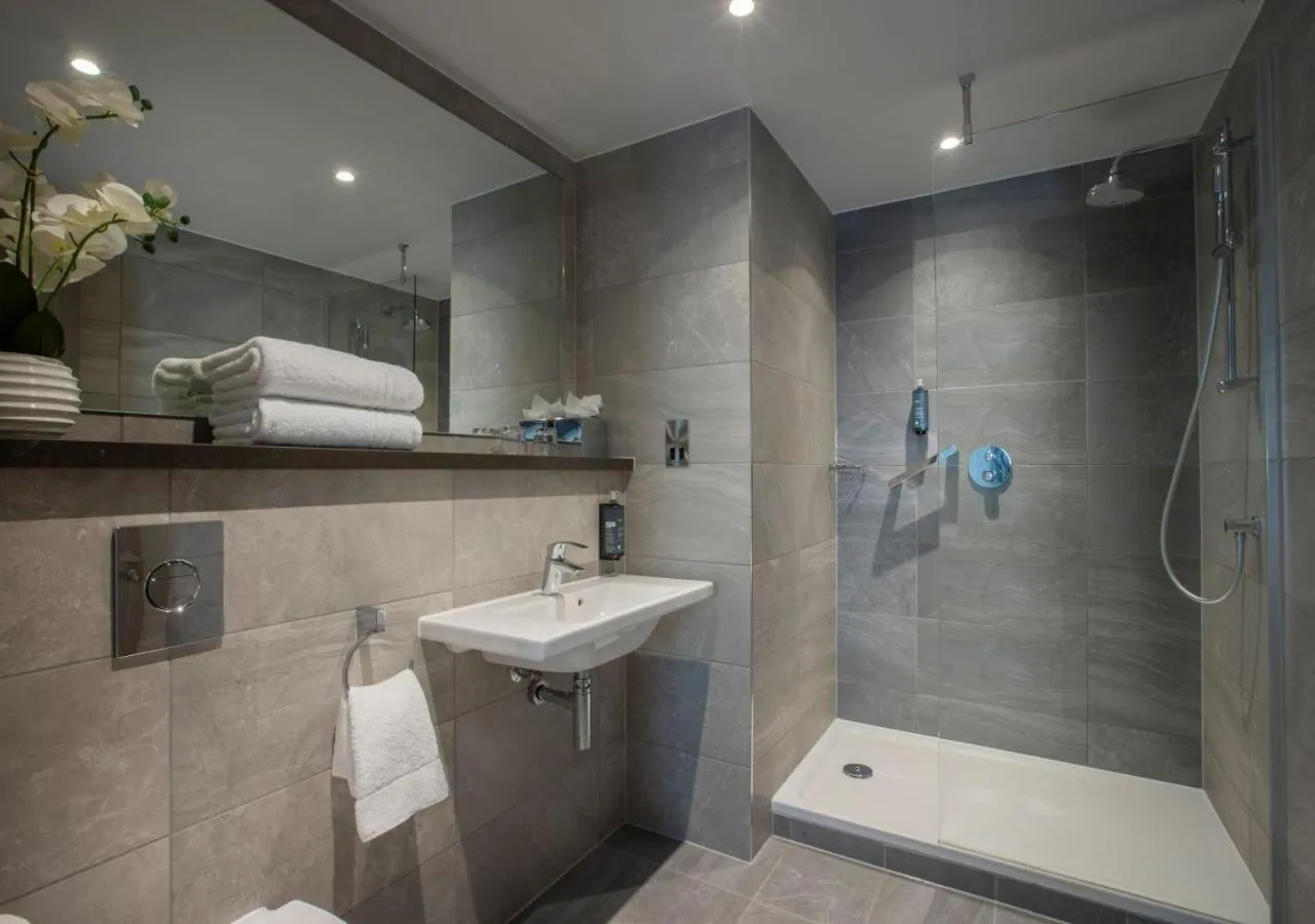 Shower in Clayton Hotel Bristol City