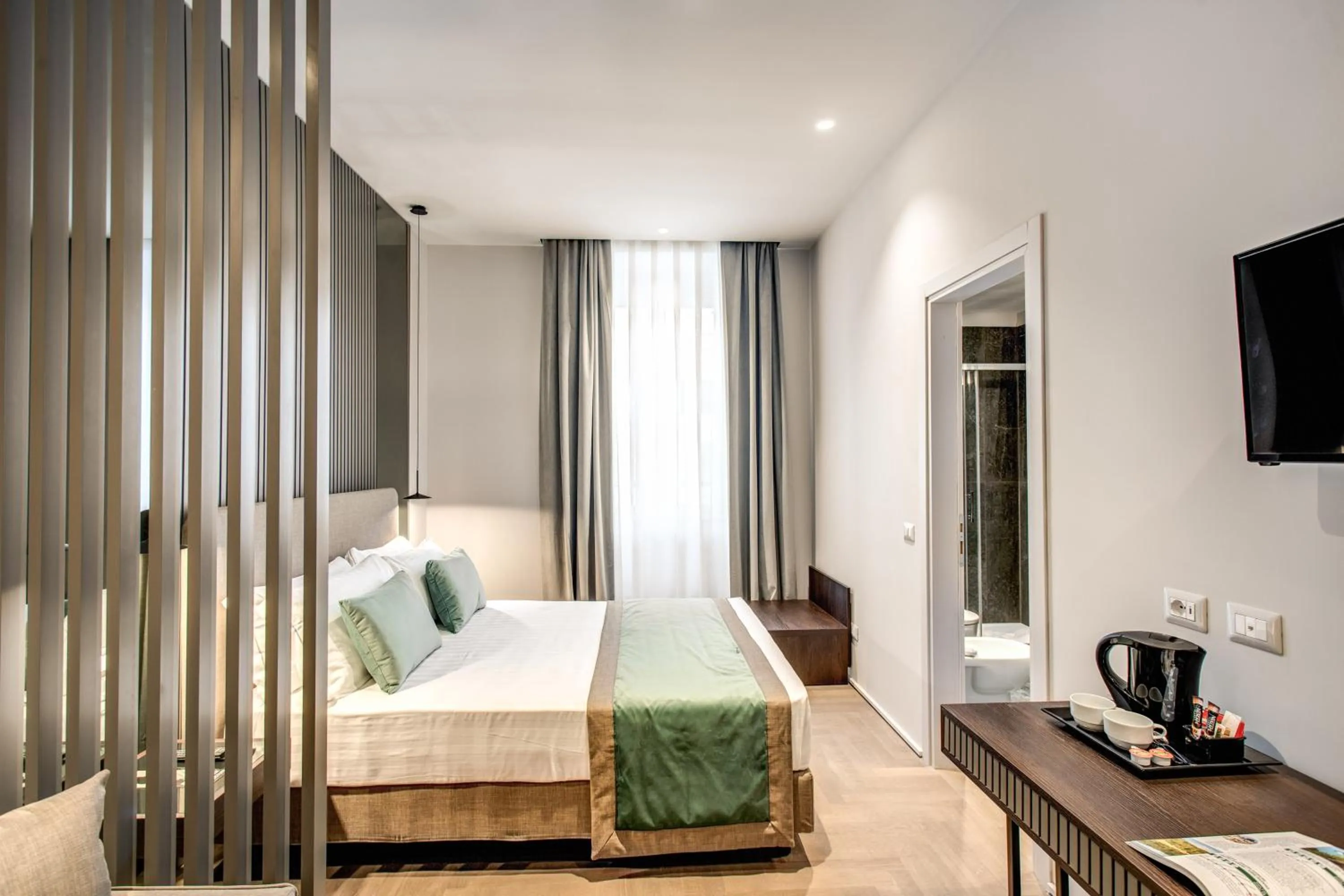 Bed in Hotel 77 Seventy-Seven - Maison D'Art Collection