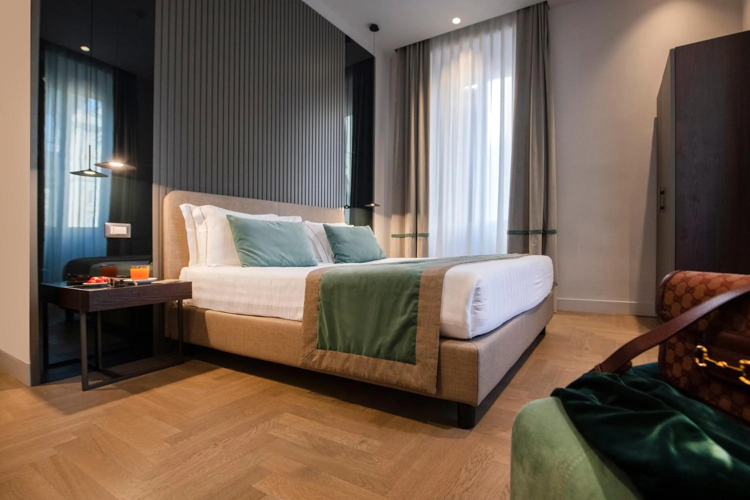 Bed in Hotel 77 Seventy-Seven - Maison D'Art Collection