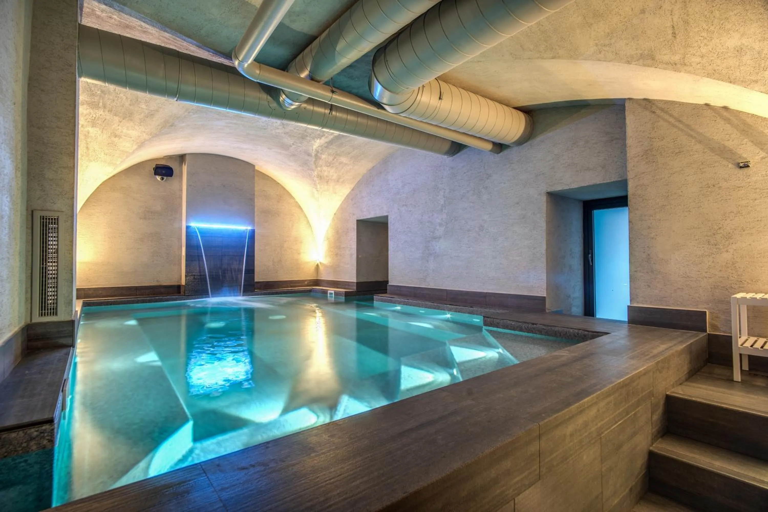 Swimming pool in Hotel 77 Seventy-Seven - Maison D'Art Collection