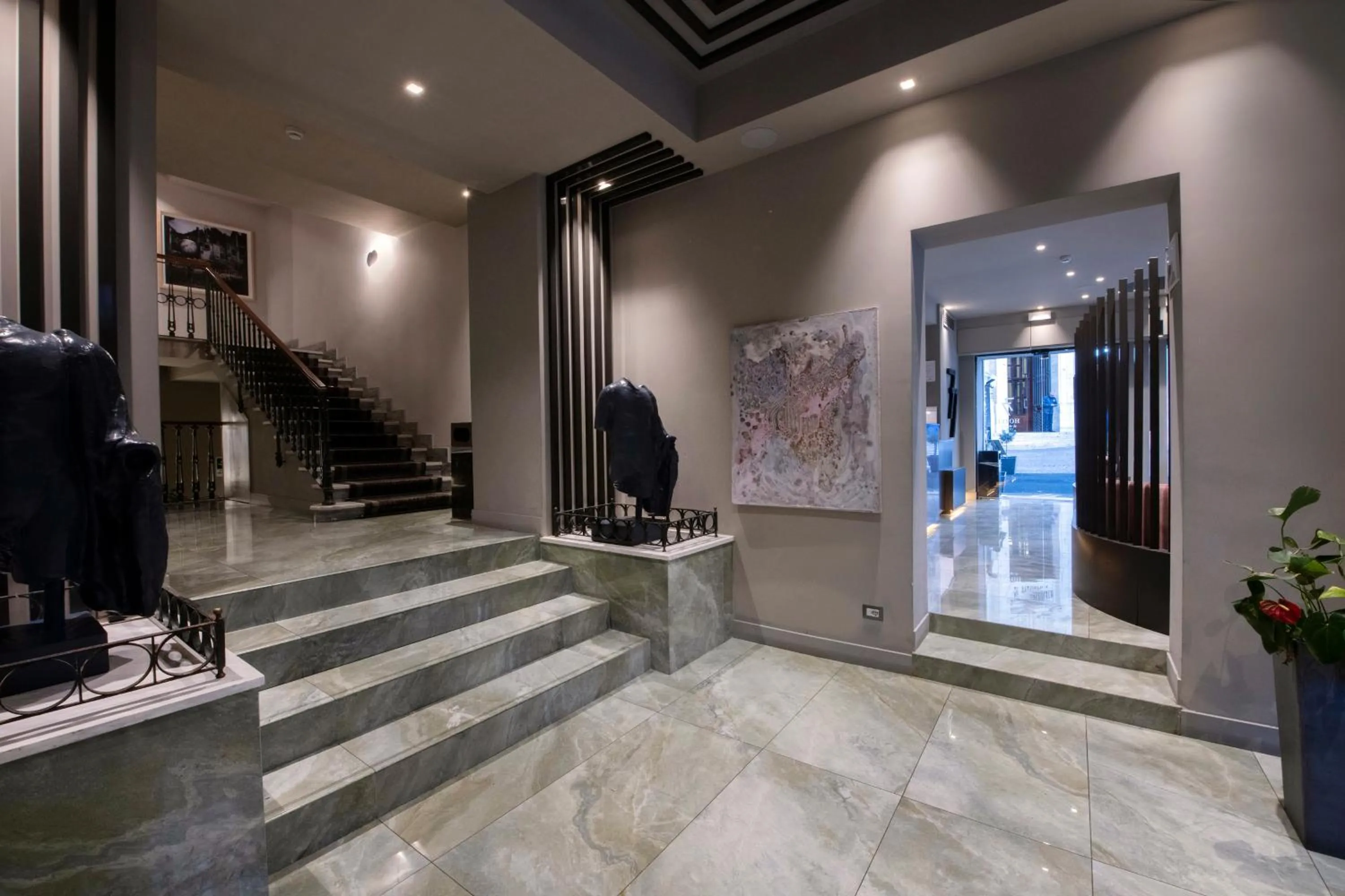 Communal lounge/ TV room in Hotel 77 Seventy-Seven - Maison D'Art Collection