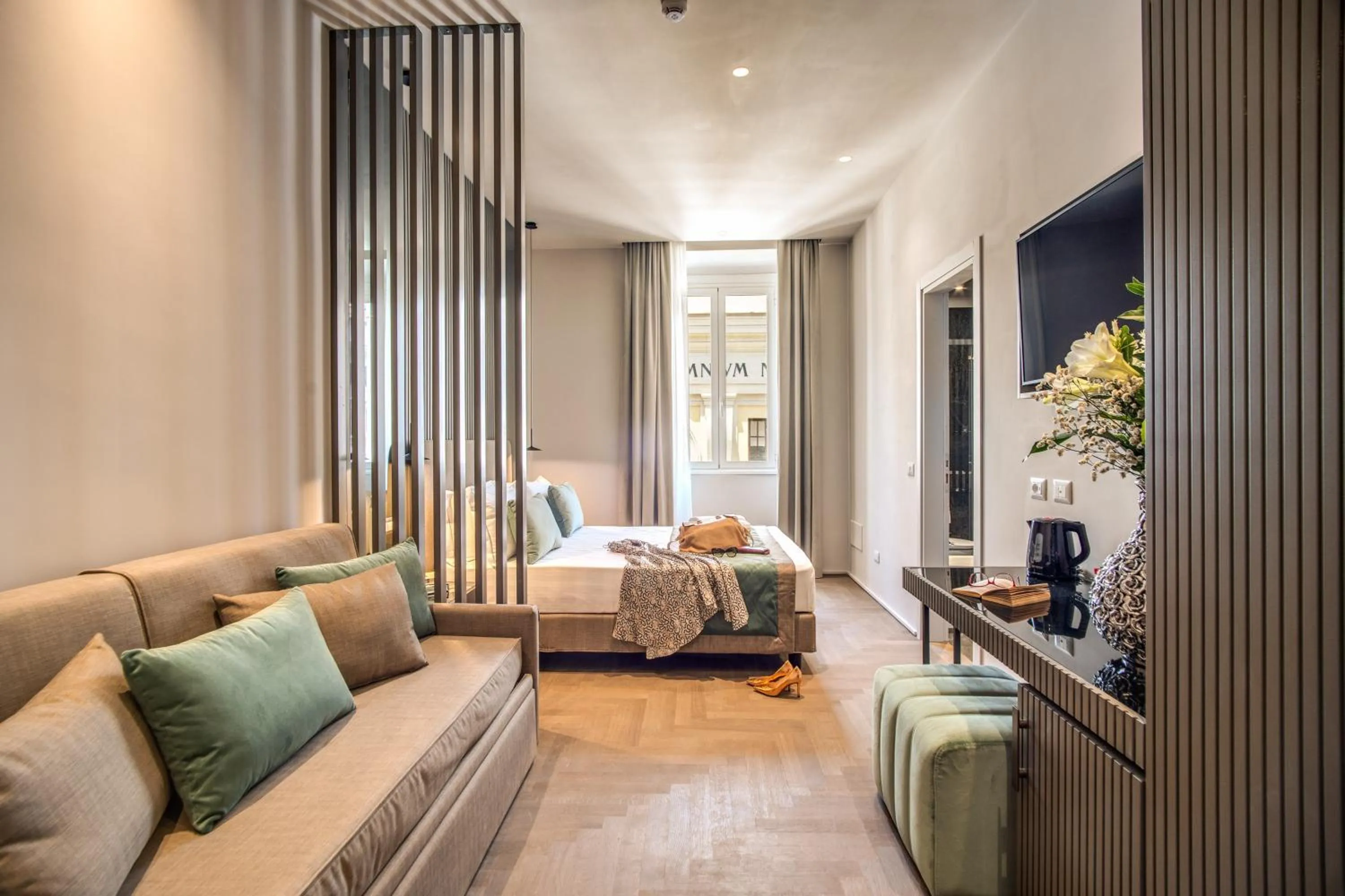 Photo of the whole room in Hotel 77 Seventy-Seven - Maison D'Art Collection