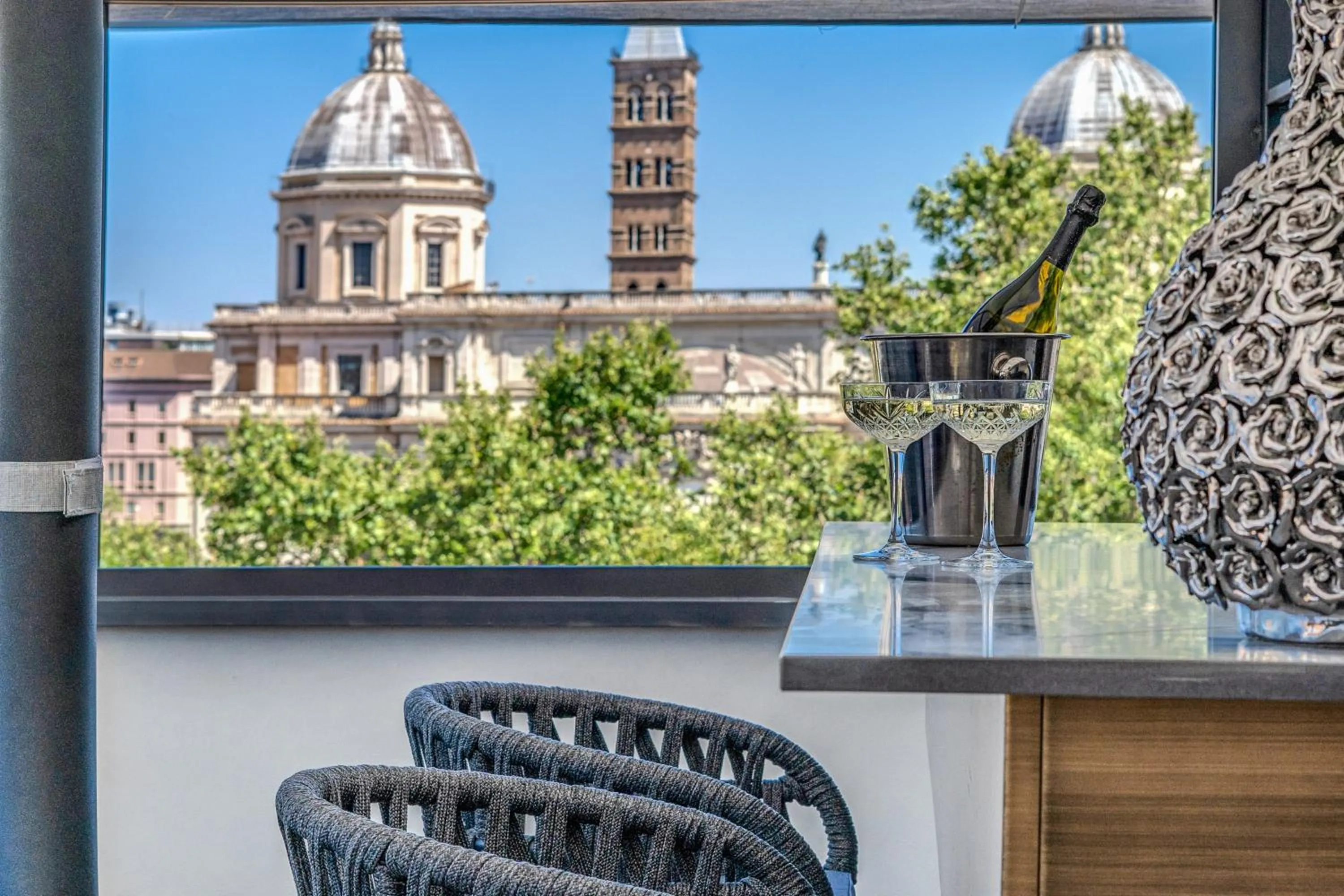 Nearby landmark in Hotel 77 Seventy-Seven - Maison D'Art Collection