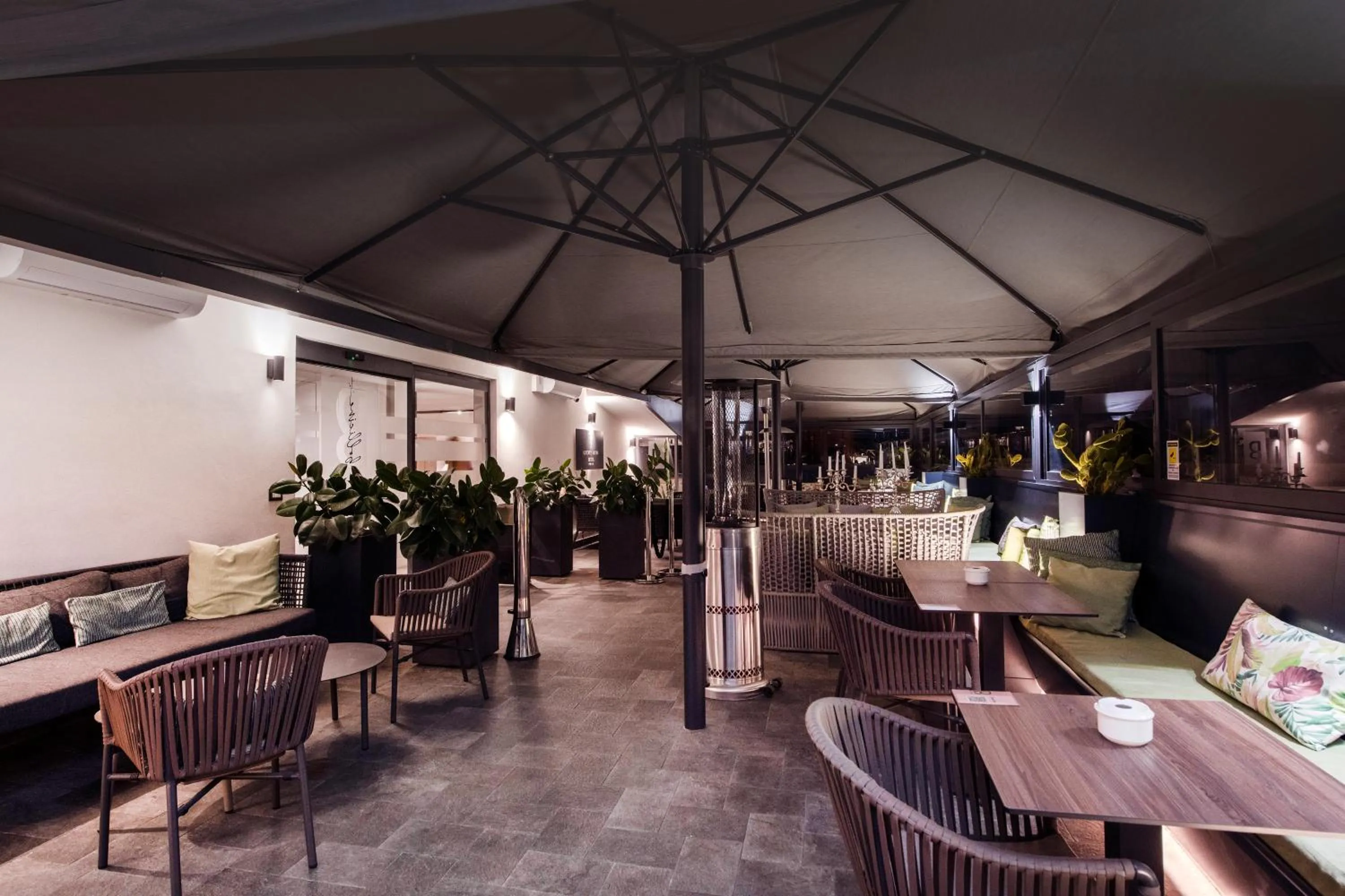 Balcony/Terrace in Hotel 77 Seventy-Seven - Maison D'Art Collection