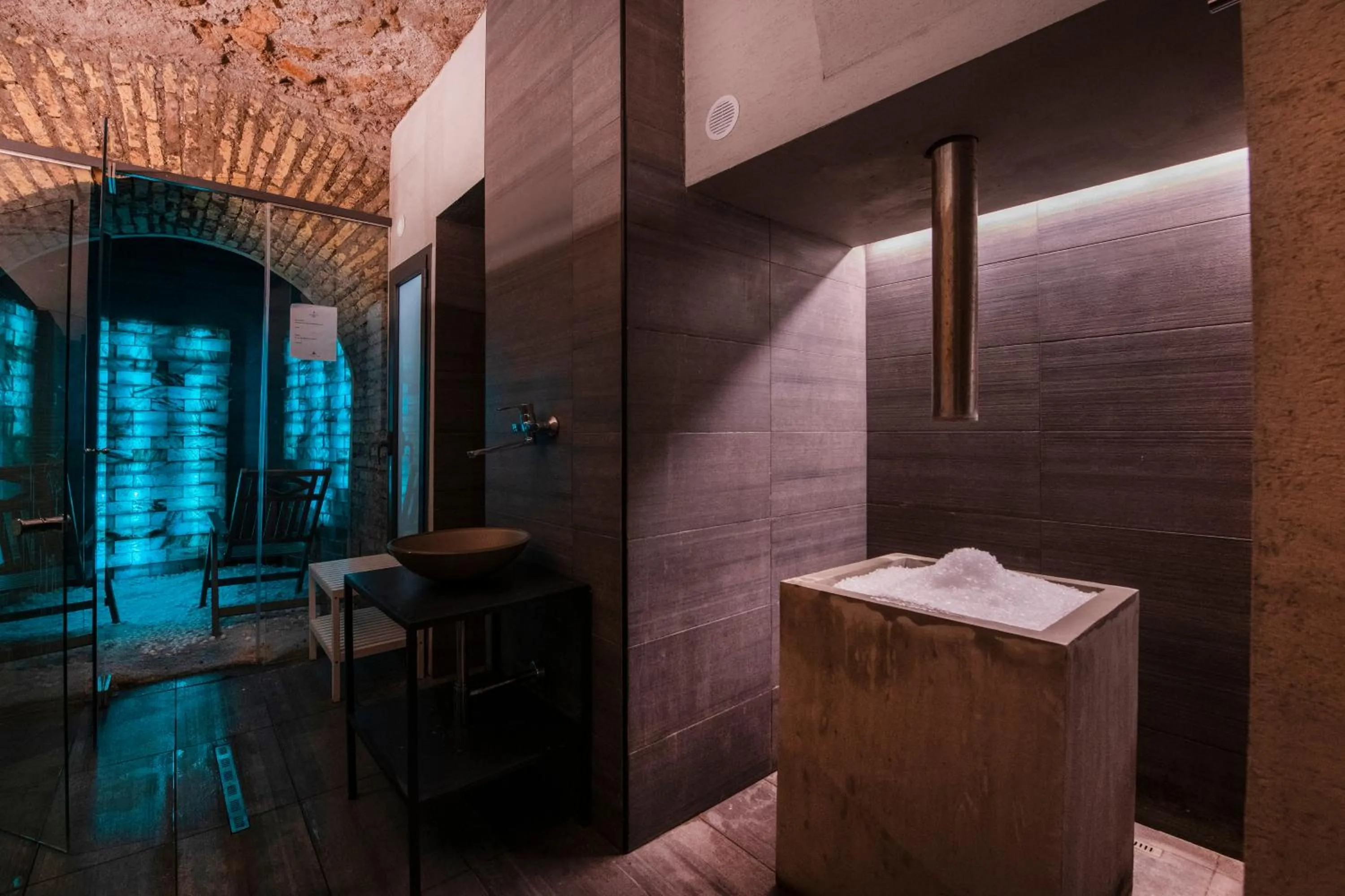 Spa and wellness centre/facilities in Hotel 77 Seventy-Seven - Maison D'Art Collection