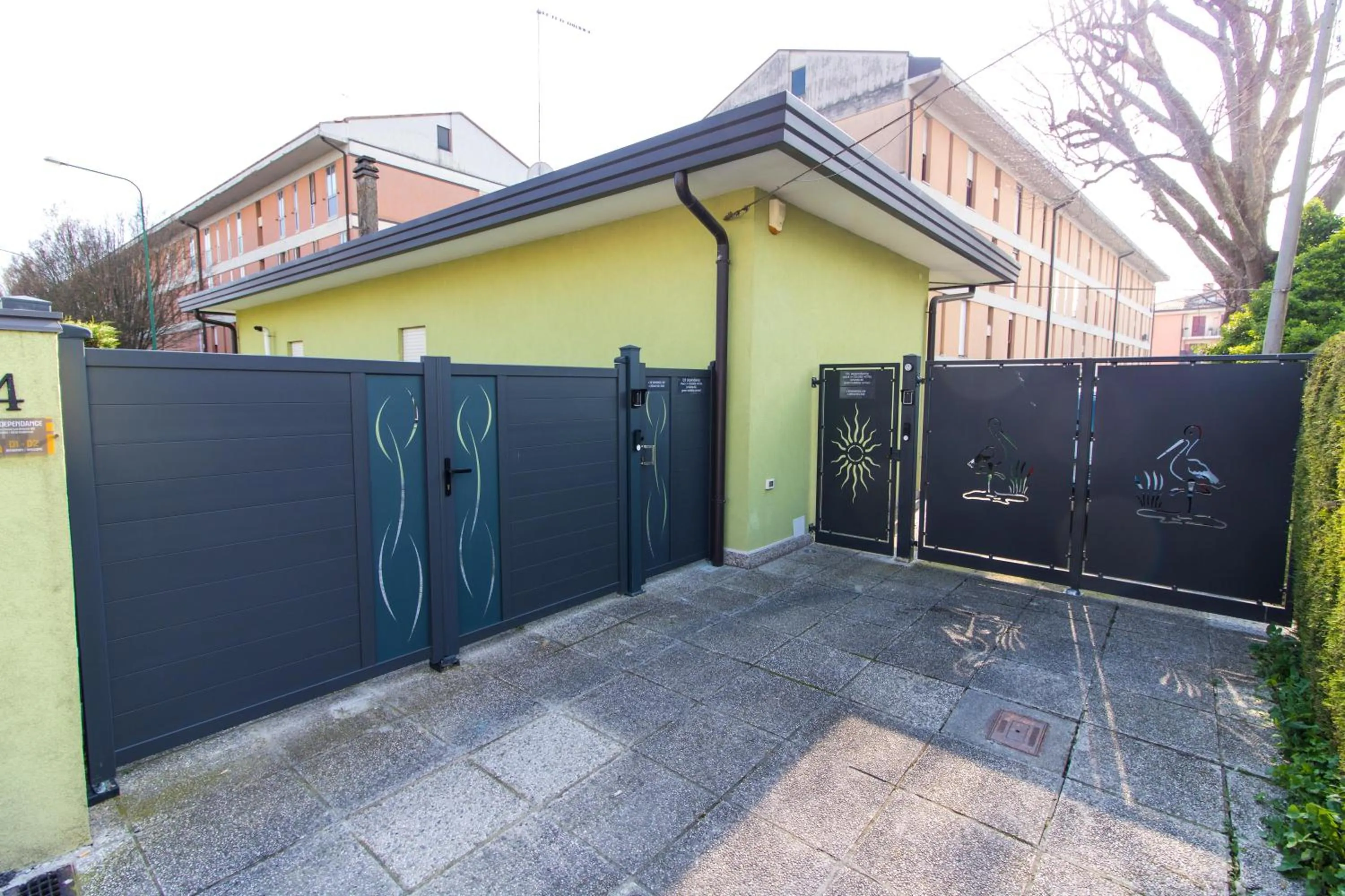 Property building in GreenColors DEPENDANCE